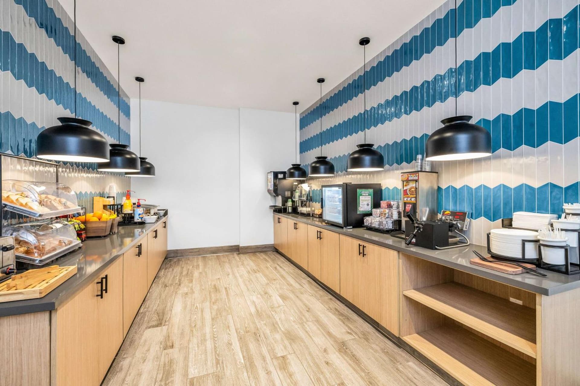 La Quinta Inn & Suites by Wyndham San Jose Airport-Downtown gallery photo in San Jose, CA — image 21