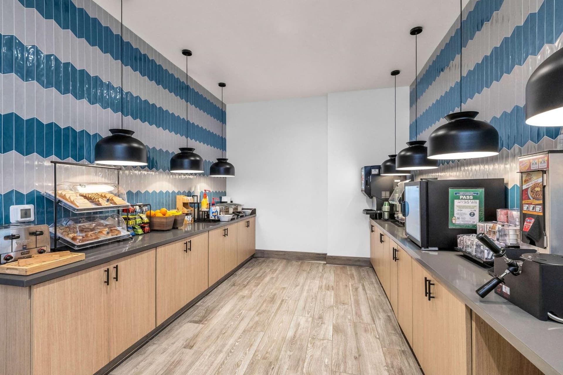 La Quinta Inn & Suites by Wyndham San Jose Airport-Downtown gallery photo in San Jose, CA — image 25