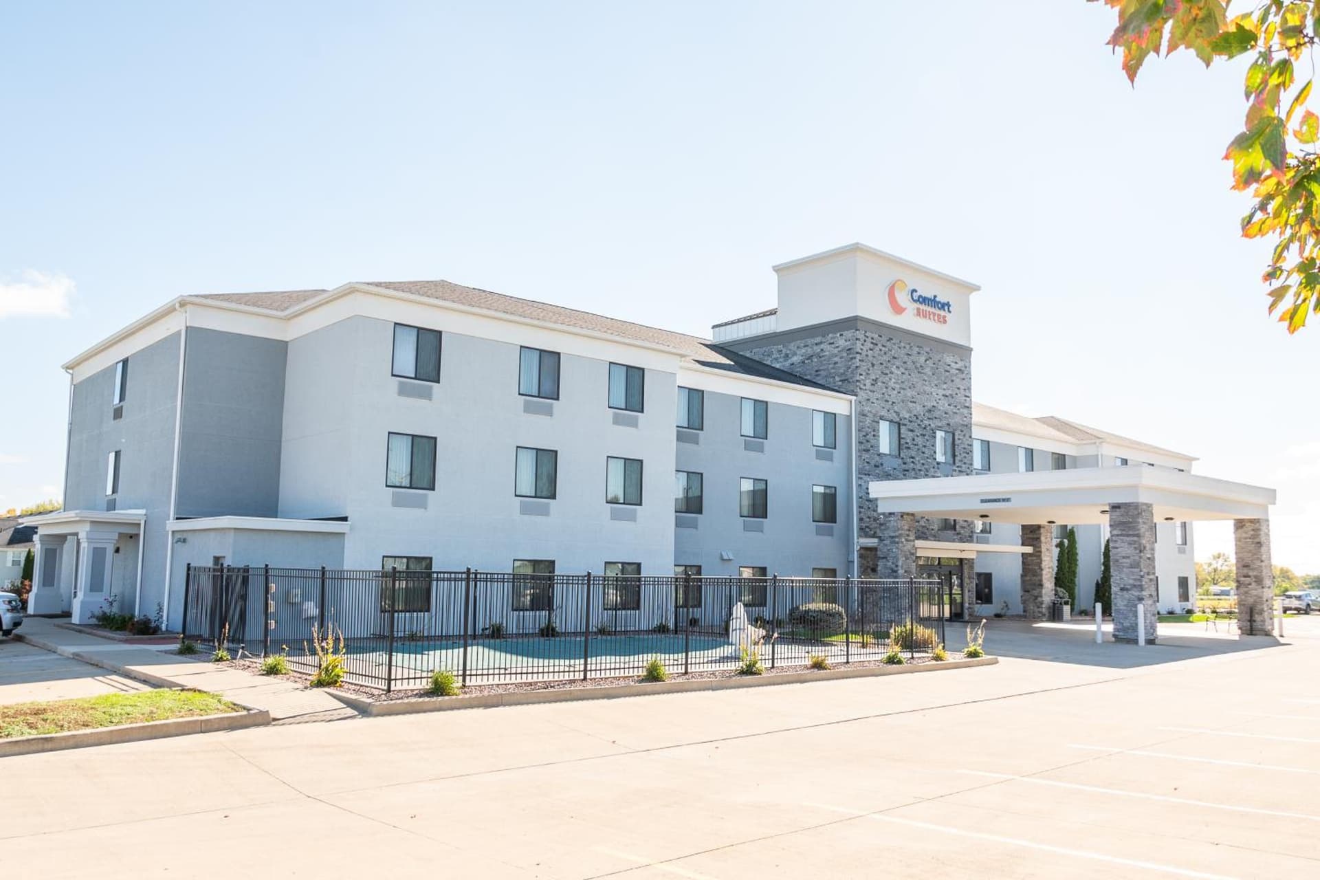 Comfort Suites Bloomington I-55 and I-74 gallery photo in Bloomington, IL — image 10