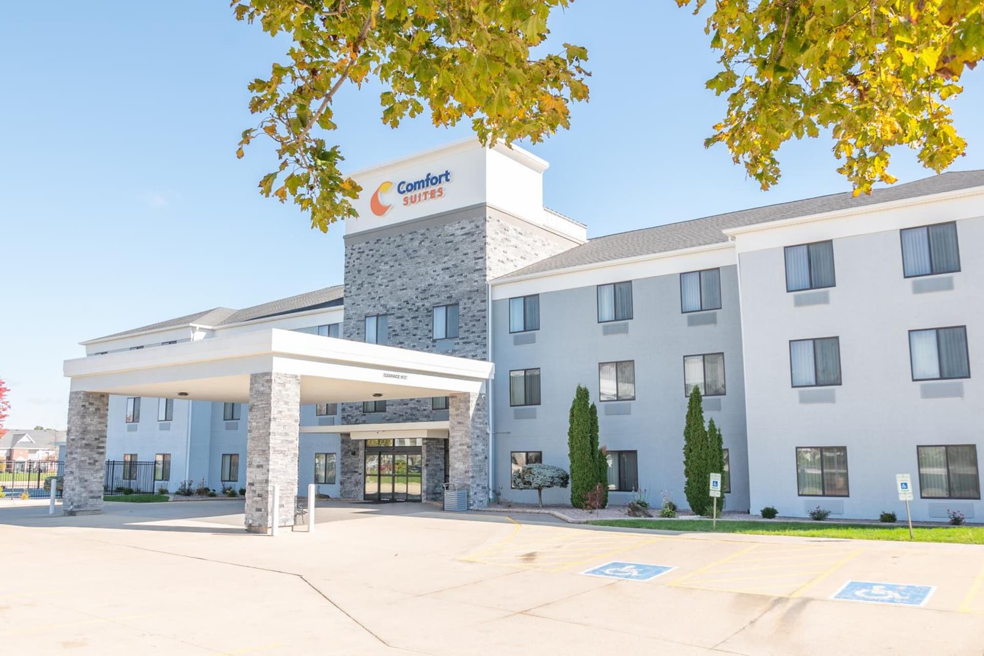 Comfort Suites Bloomington I-55 and I-74 gallery photo in Bloomington, IL — image 40