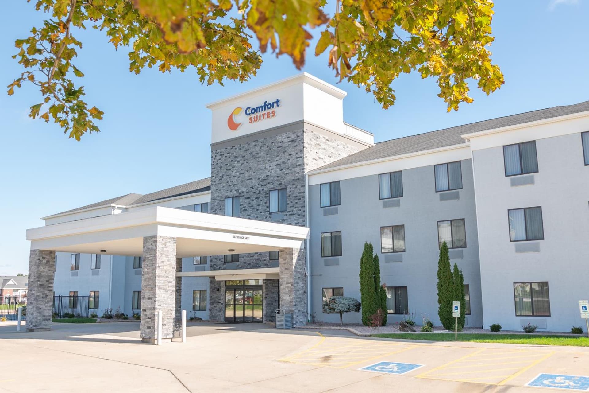 Comfort Suites Bloomington I-55 and I-74 gallery photo in Bloomington, IL — image 8