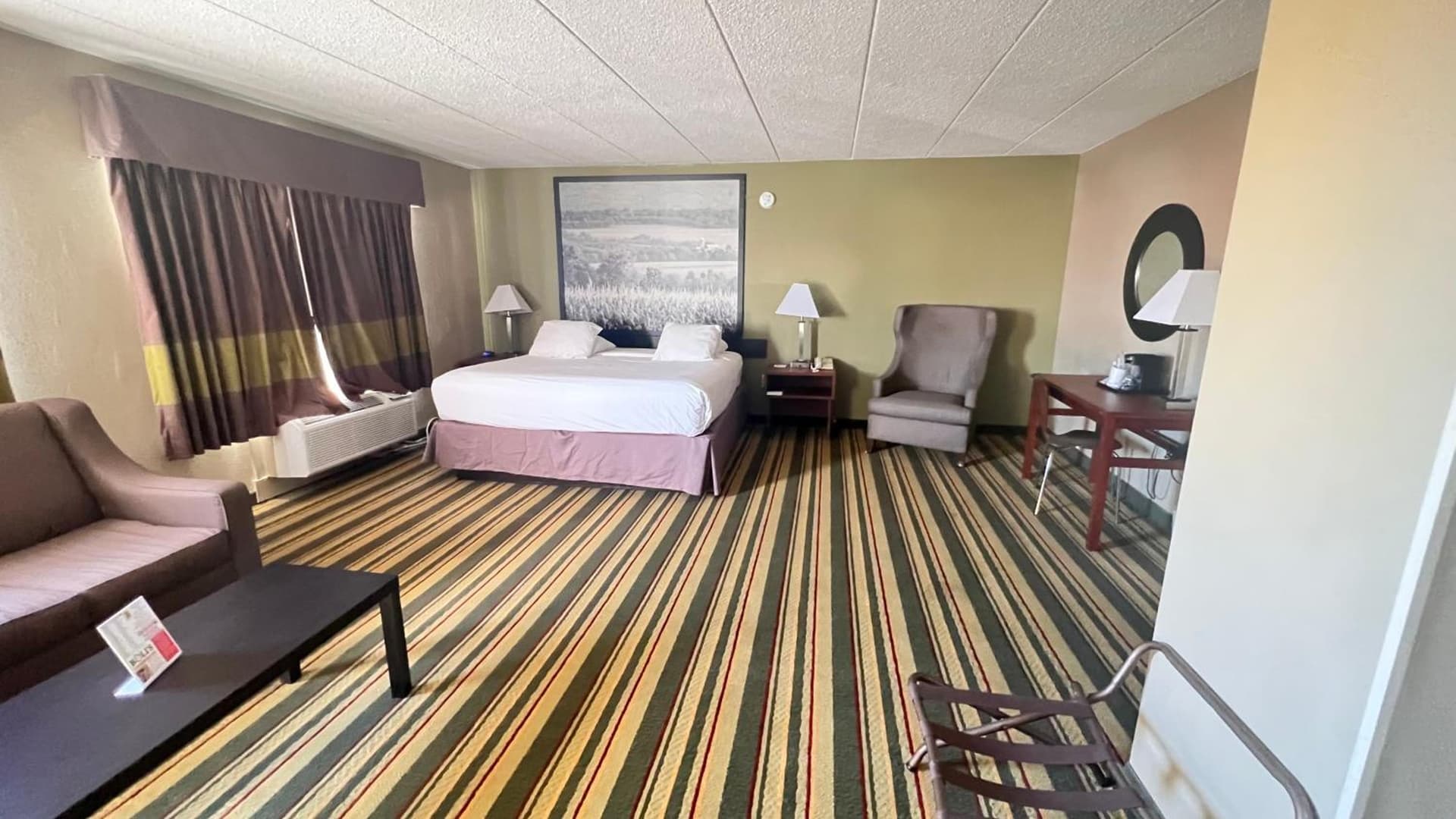 Super 8 by Wyndham Frederick gallery photo in Frederick, MD — image 22
