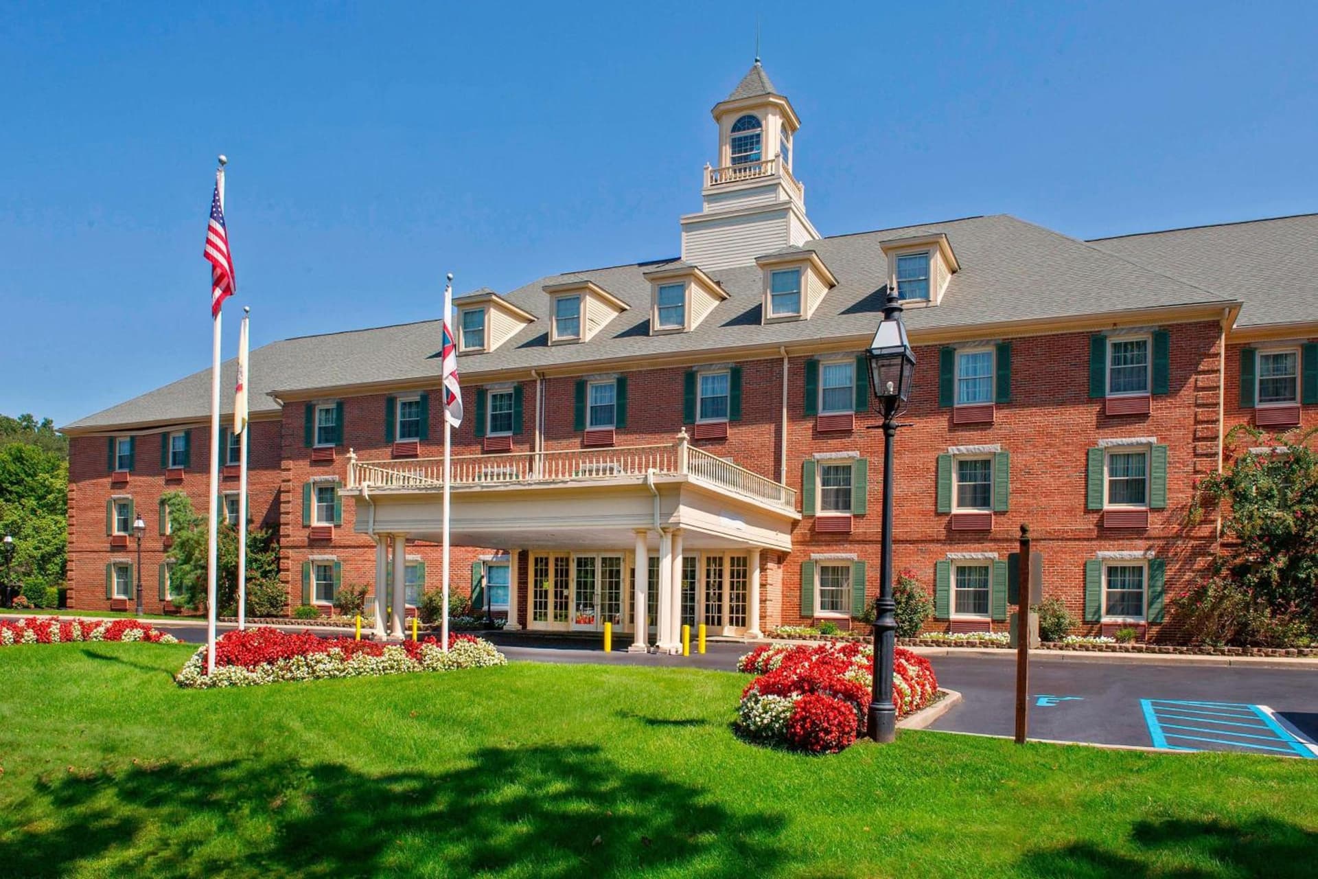 Sonesta Select Tinton Falls Eatontown featured exterior or lobby in Tinton Falls, NJ — similar hotel