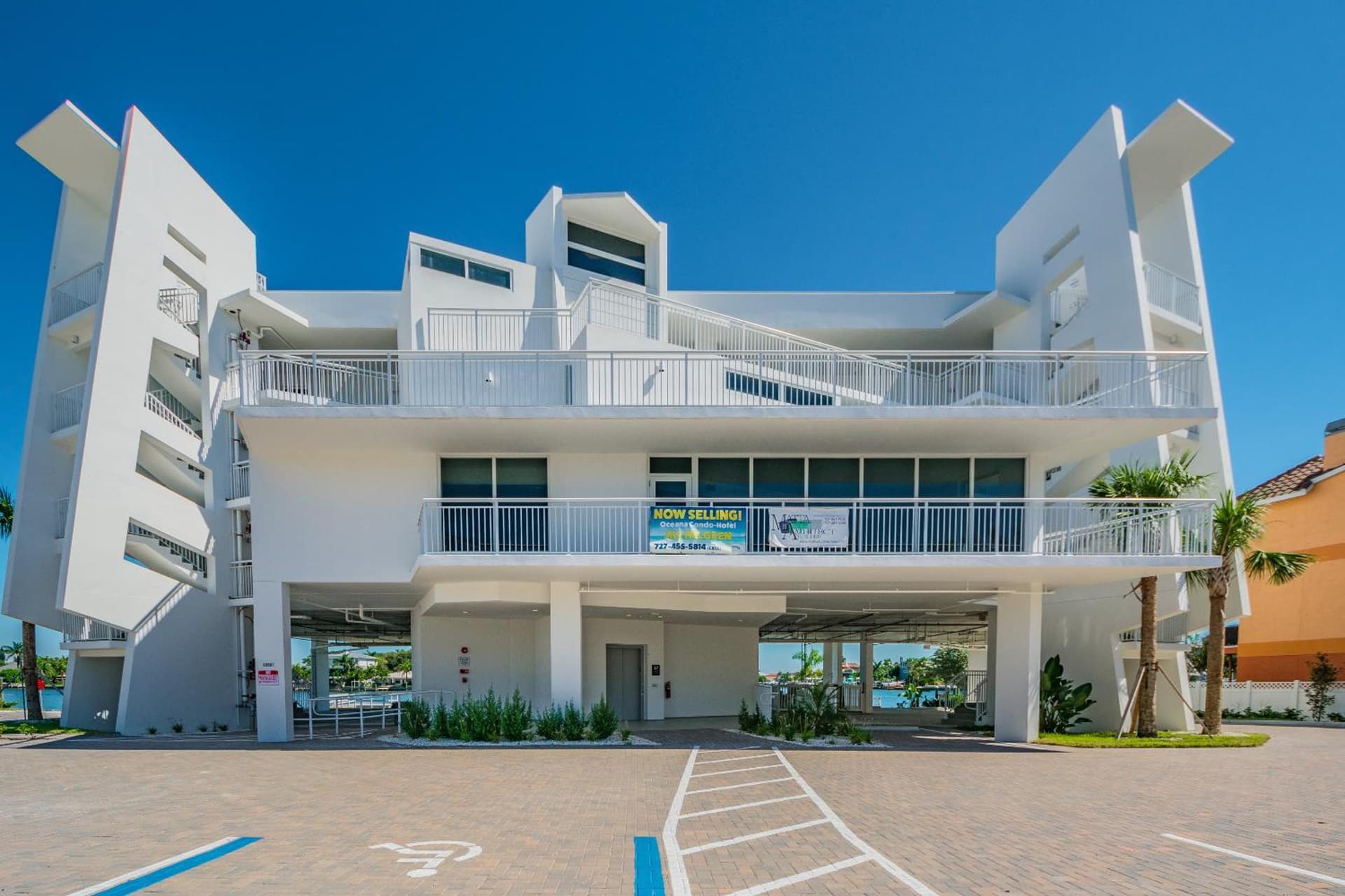 Provident Oceana Beachfront Suites gallery photo in St Pete Beach, FL — image 45