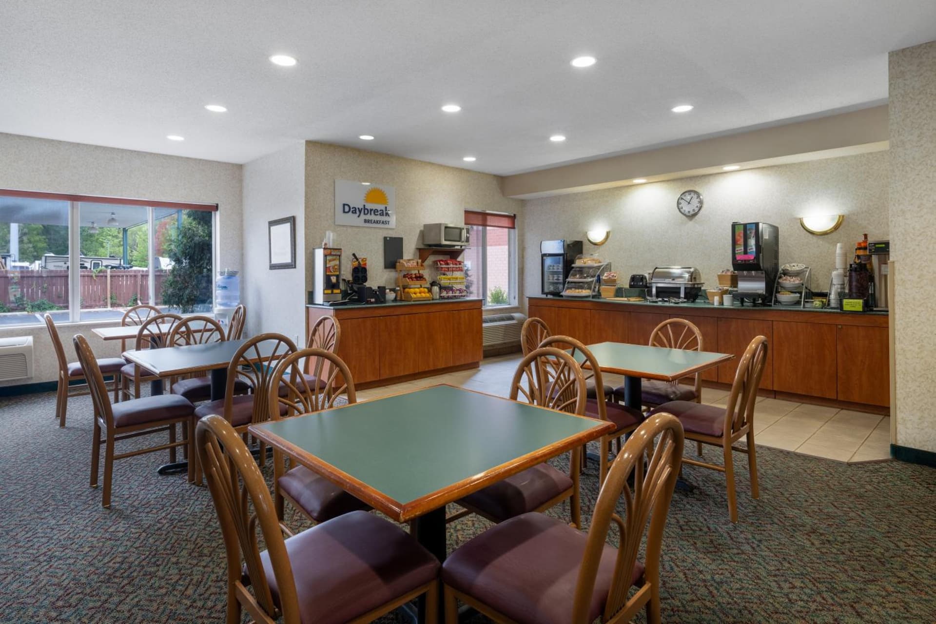 Days Inn & Suites by Wyndham Madison gallery photo in Madison, WI — image 47