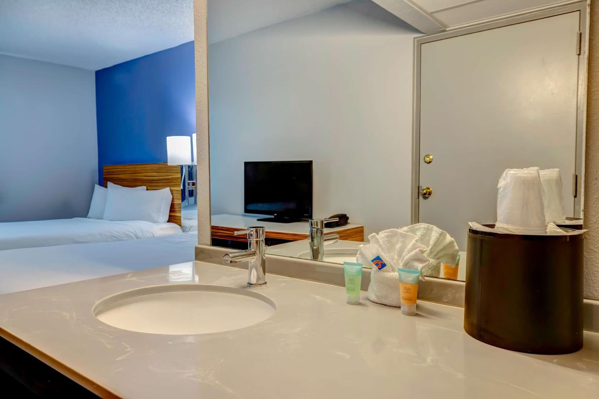 Motel 6 Arlington TX Entertainment District gallery photo in Arlington, TX — image 49