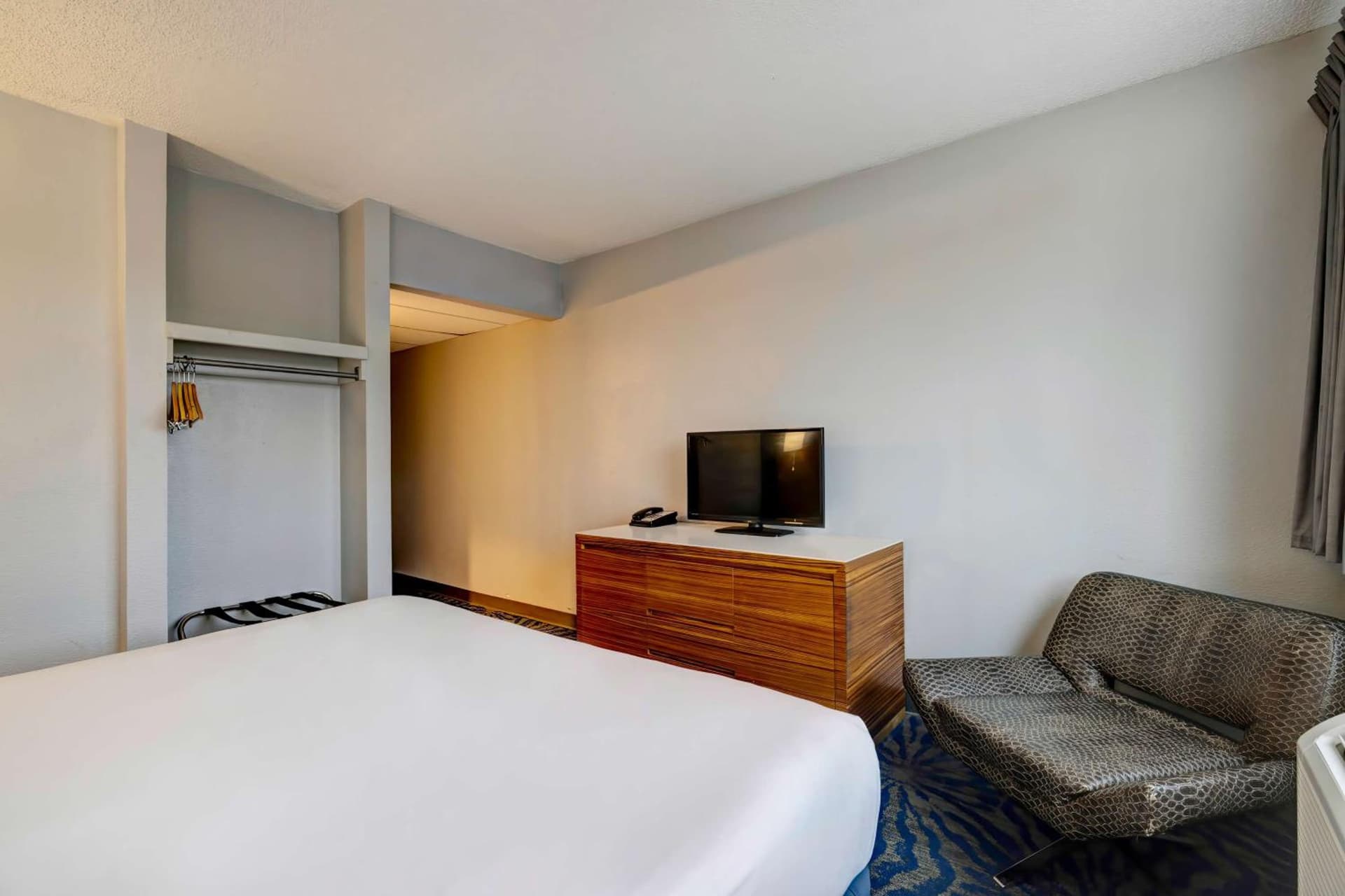 Motel 6 Arlington TX Entertainment District gallery photo in Arlington, TX — image 7