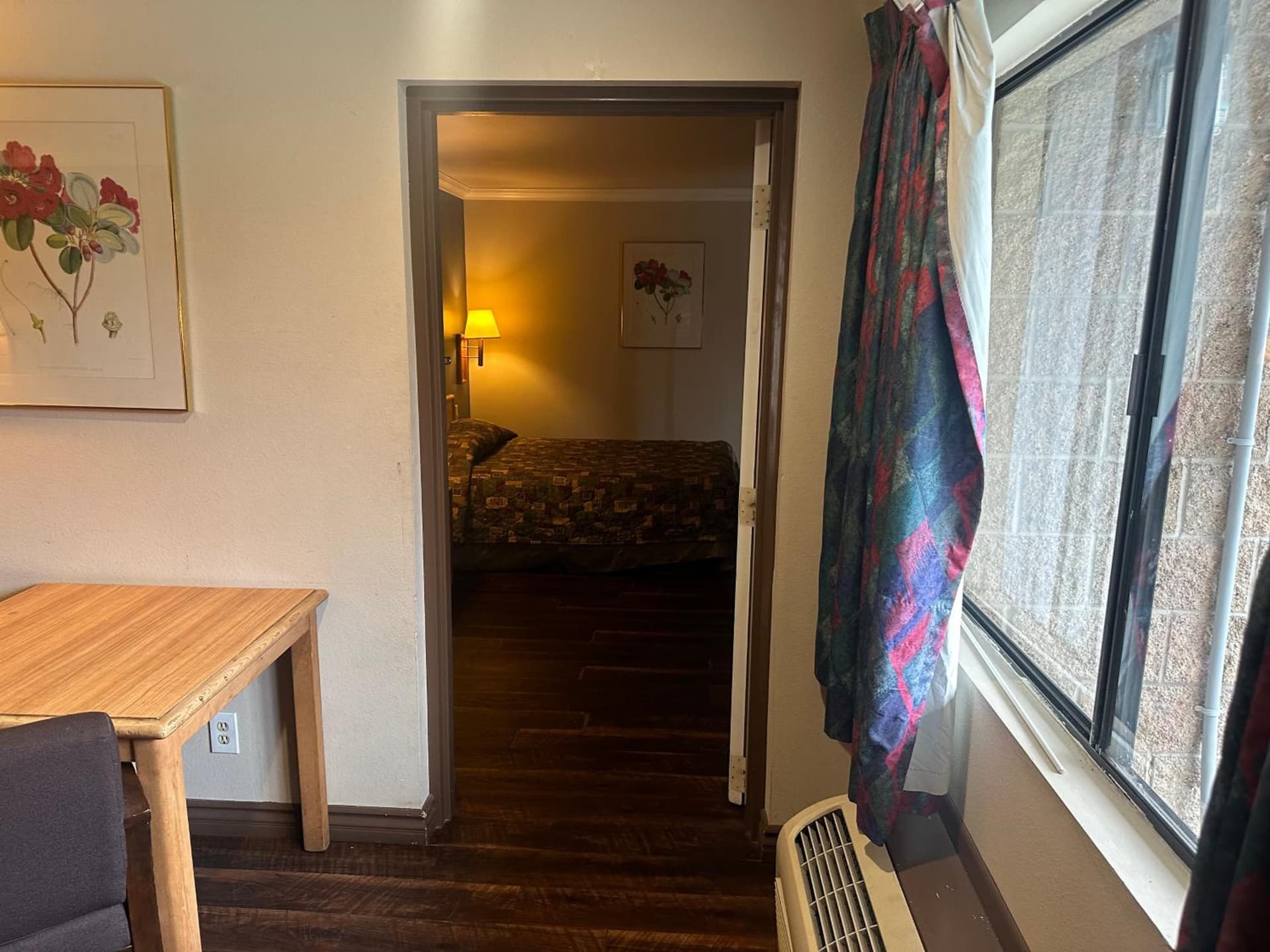 Palm Inn Hotel near Tyler Mall Riverside gallery photo in Riverside, CA — image 15