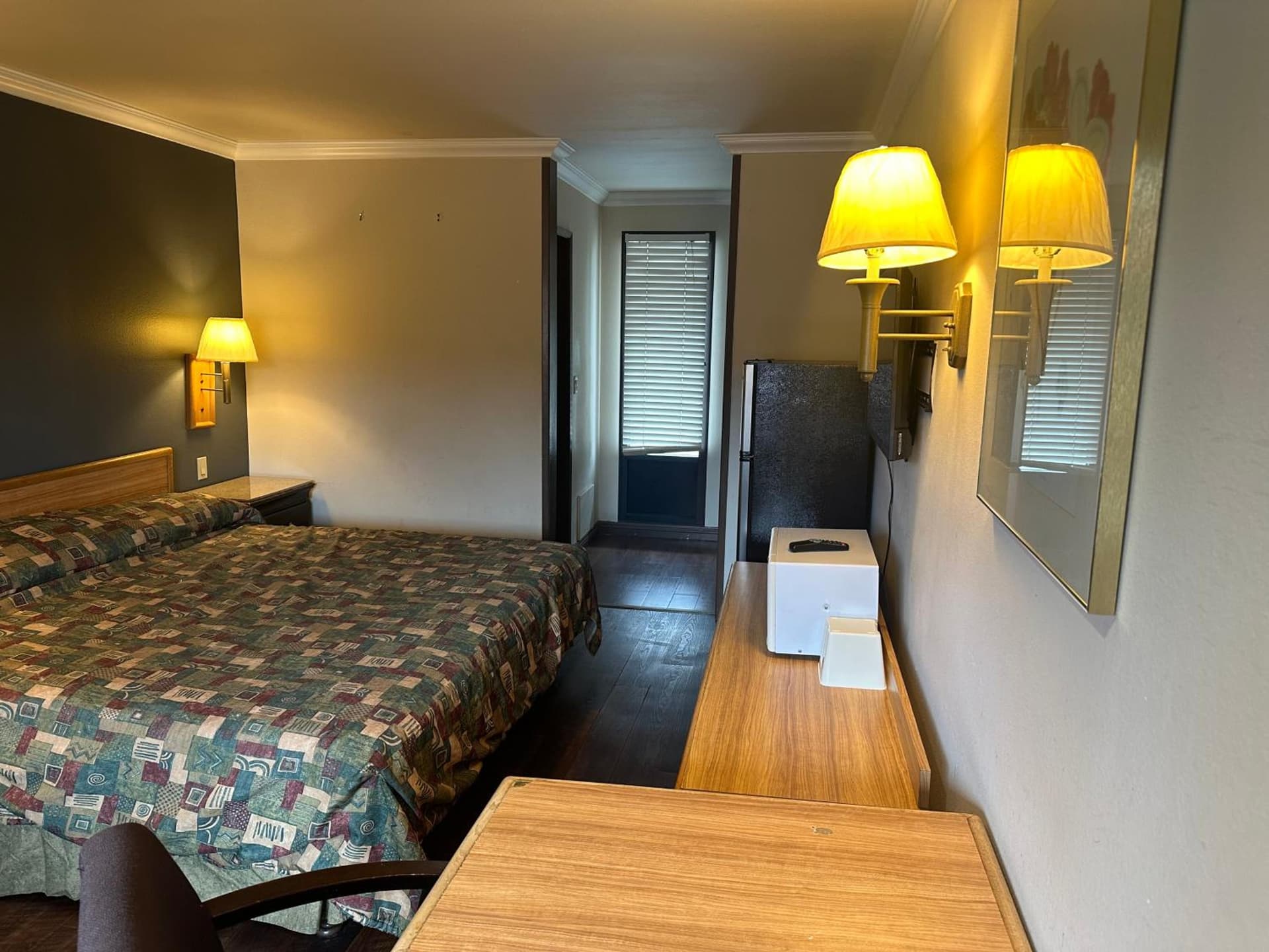 Palm Inn Hotel near Tyler Mall Riverside gallery photo in Riverside, CA — image 24