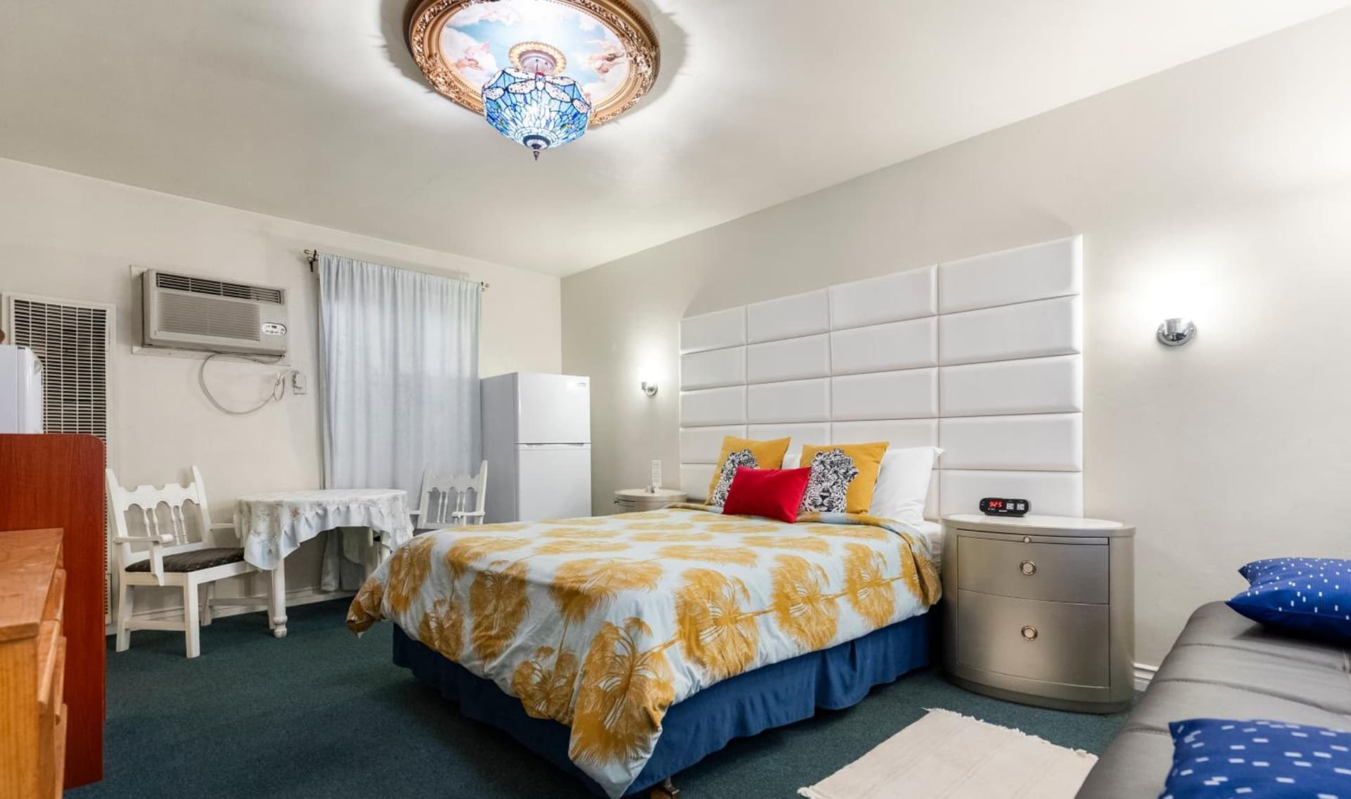 HARRY'S MAN CAVE - A Vintage Motel on the Historic 395 route - The New Star Motel Experience gallery photo in Moreno Valley, CA — image 31