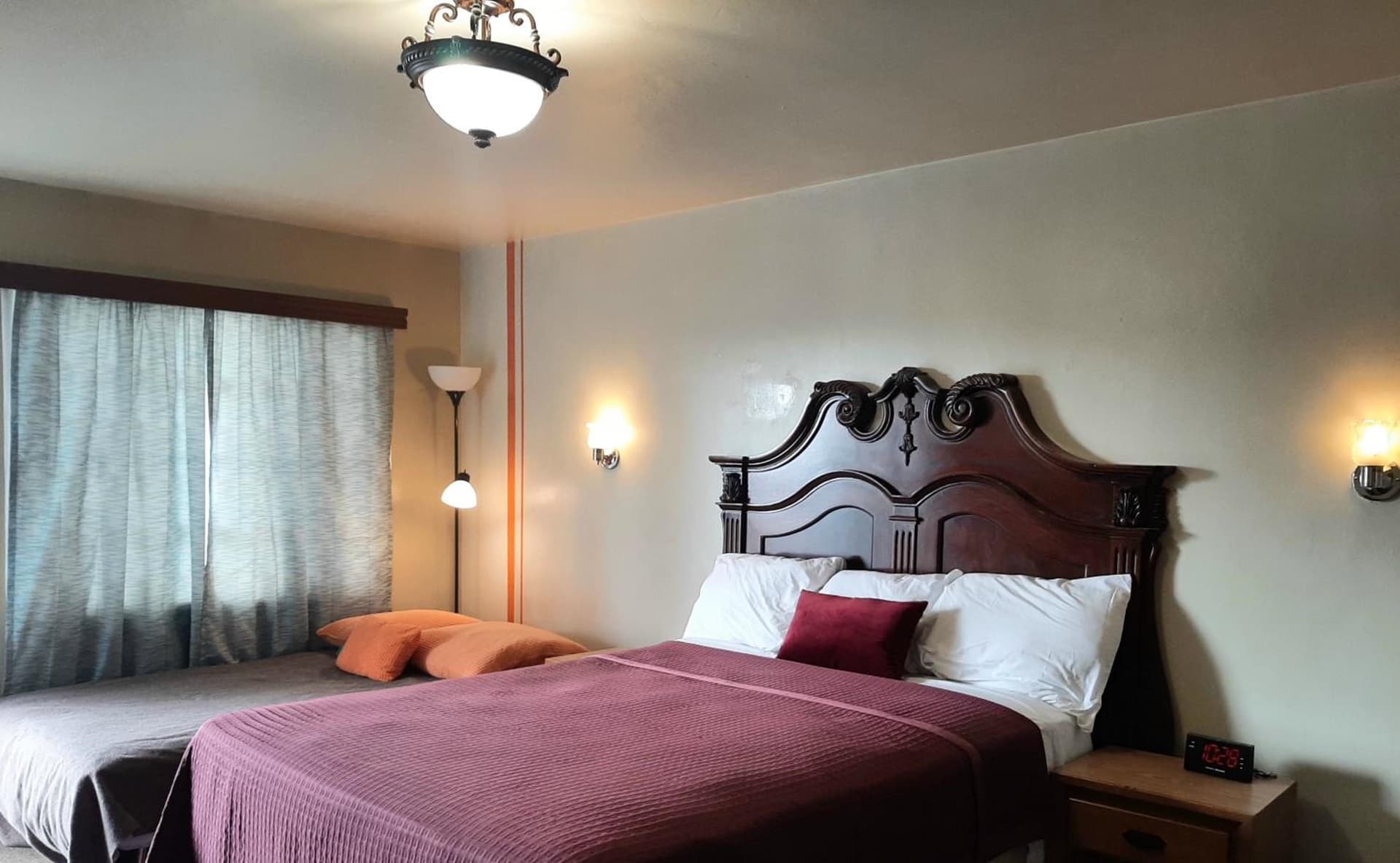 HARRY'S MAN CAVE - A Vintage Motel on the Historic 395 route - The New Star Motel Experience gallery photo in Moreno Valley, CA — image 17
