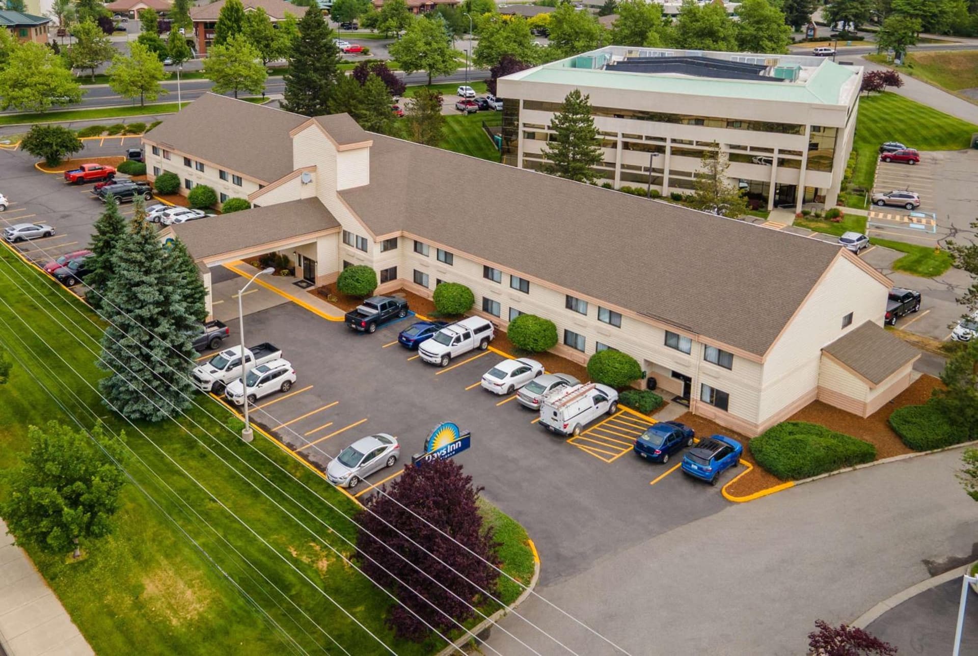 Days Inn by Wyndham Coeur d'Alene featured exterior or lobby in Coeur d'Alene, ID — similar hotel