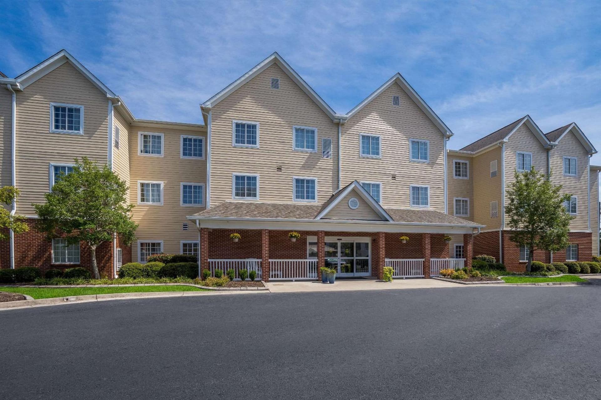 MainStay Suites Wilmington - University Area interior in Wilmington, NC — gallery photo 2