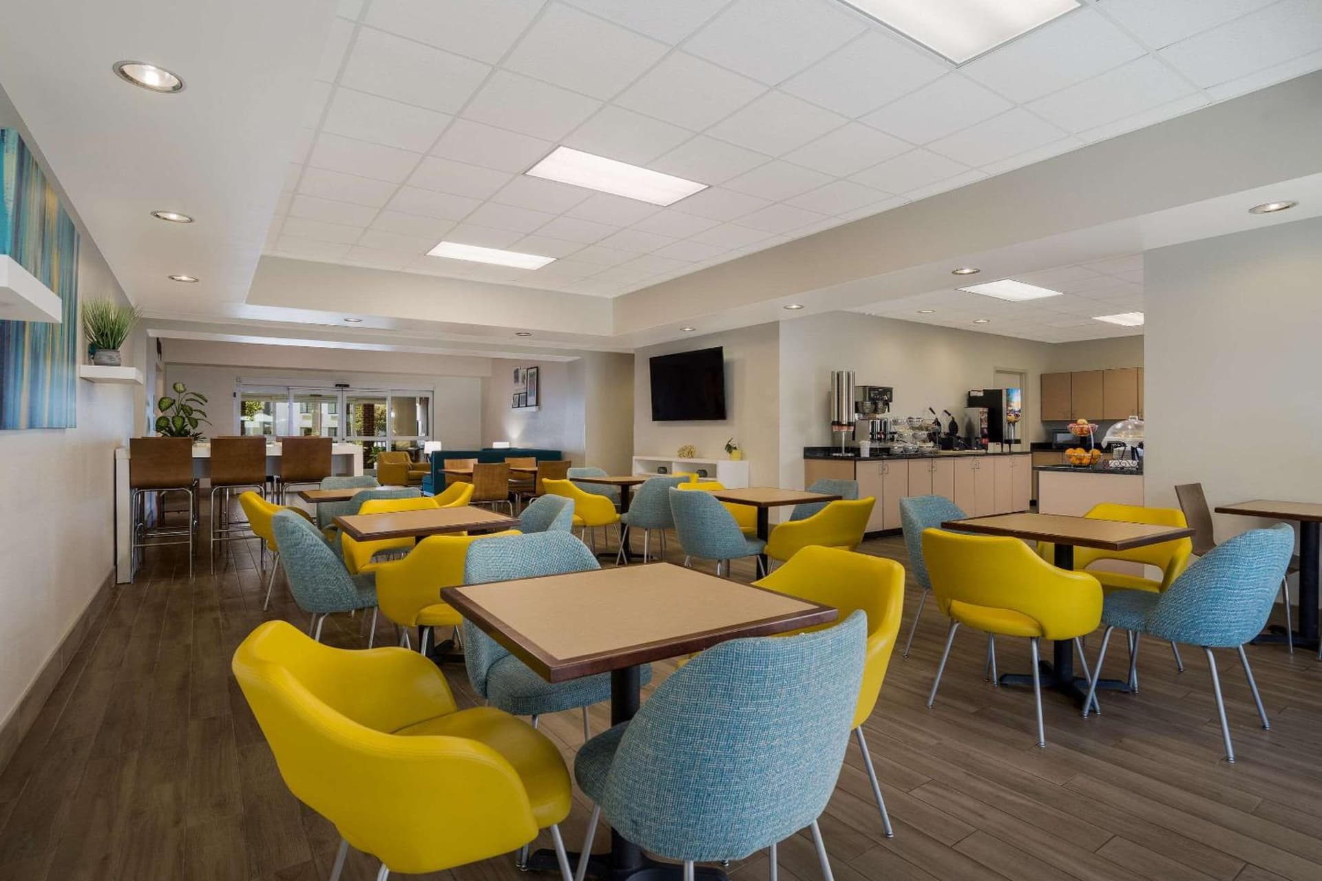 MainStay Suites Wilmington - University Area gallery photo in Wilmington, NC — image 8