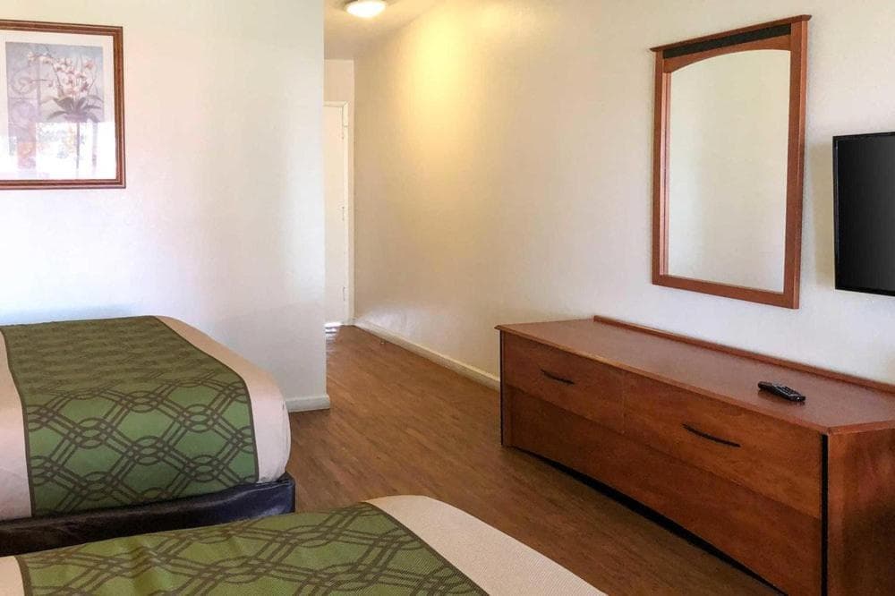 Garden Inn & Suites Oakland Airport property views in Oakland, CA — gallery photo 3