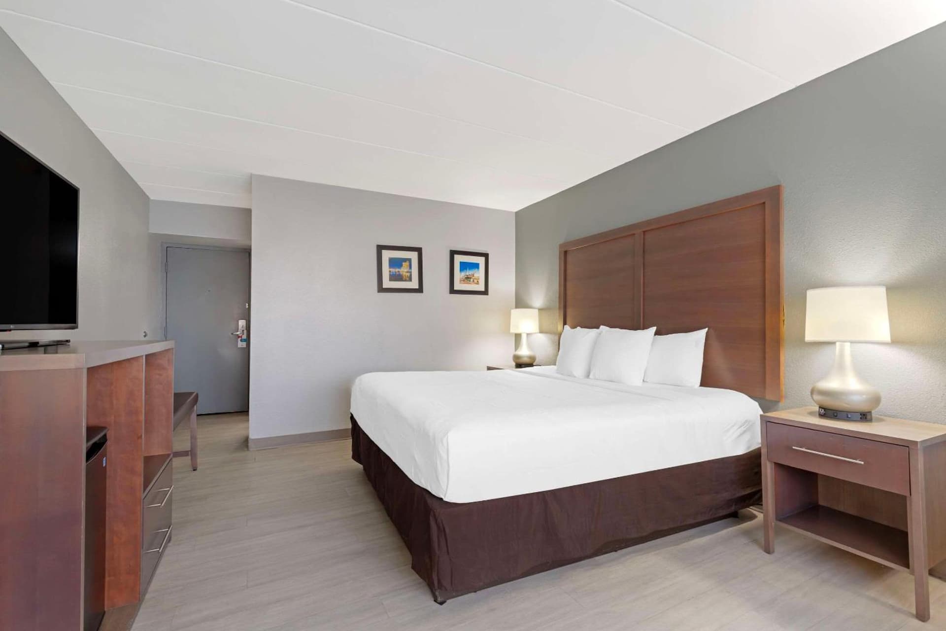 Clarion Hotel & Suites BWI Airport North gallery photo in Baltimore, MD — image 65