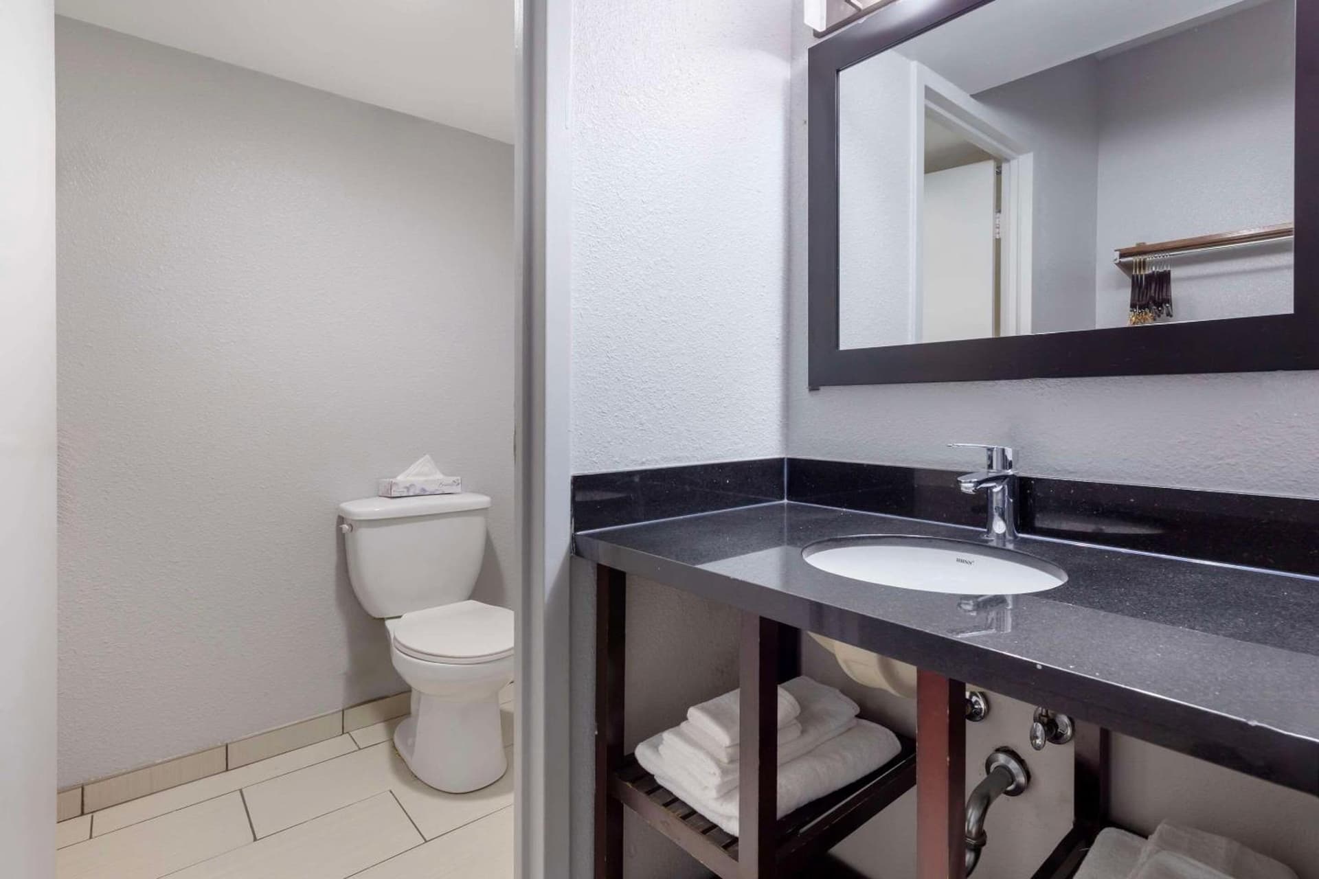 Clarion Hotel & Suites BWI Airport North gallery photo in Baltimore, MD — image 19