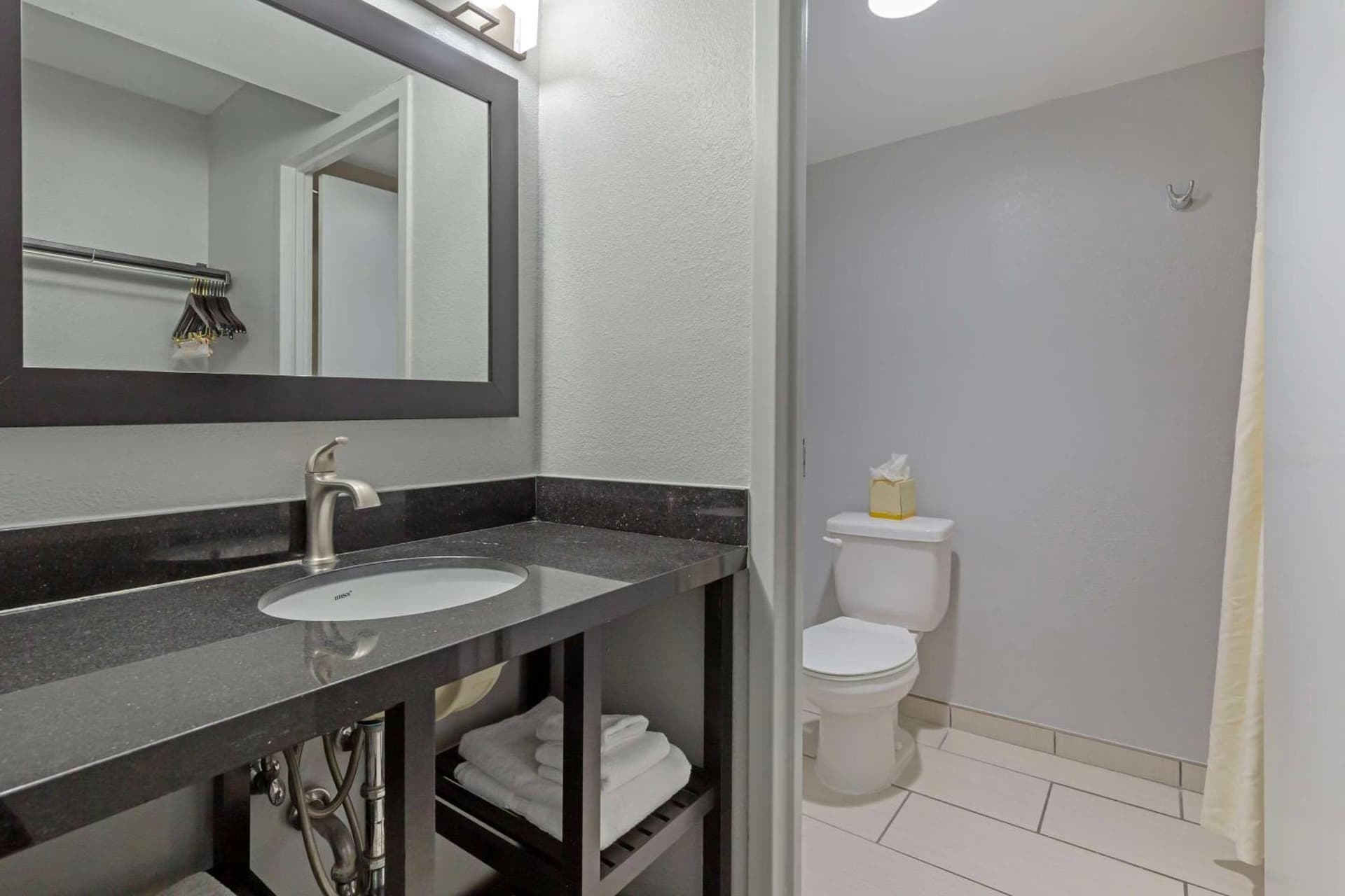 Clarion Hotel & Suites BWI Airport North gallery photo in Baltimore, MD — image 20