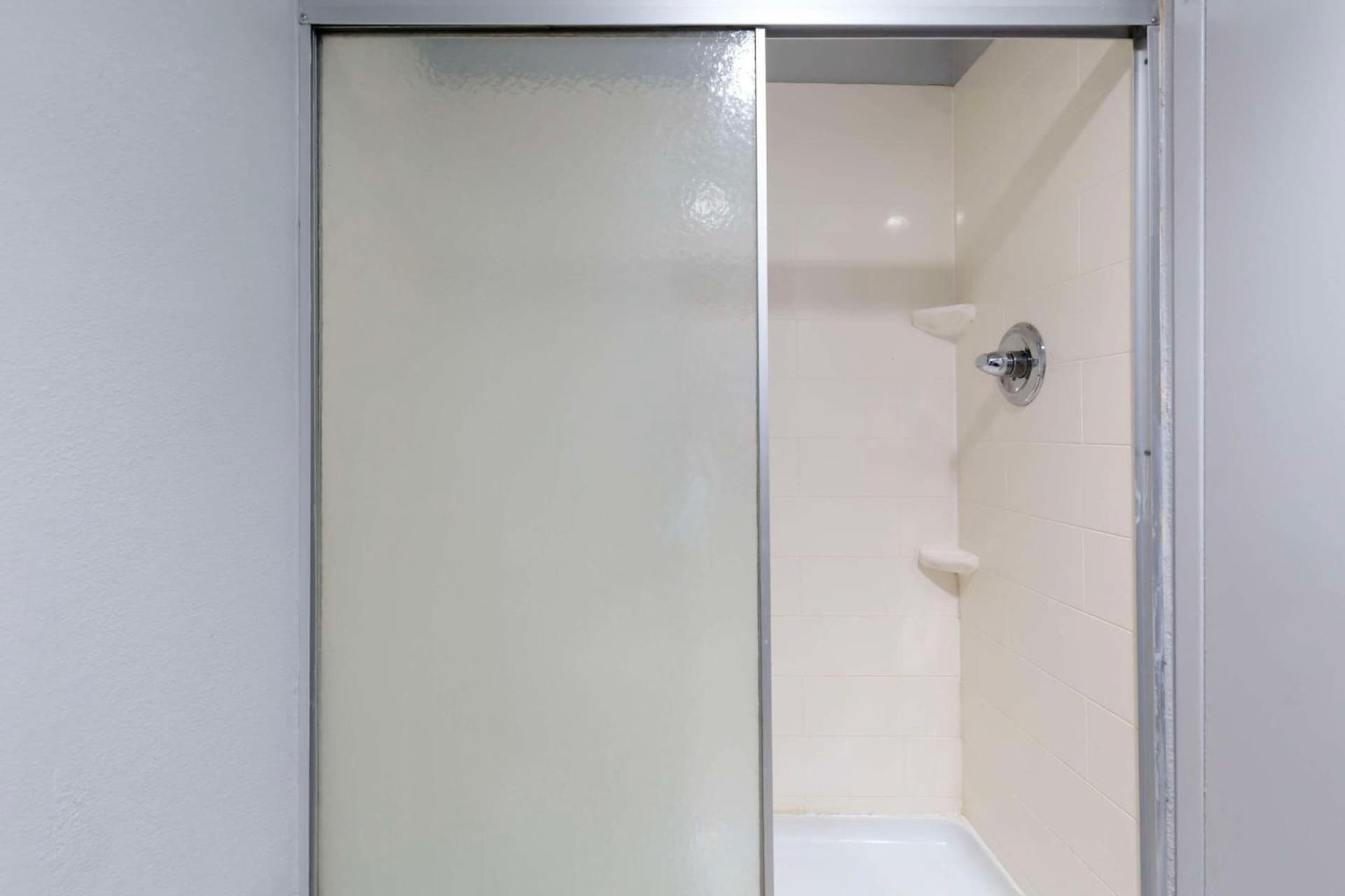 Clarion Hotel & Suites BWI Airport North gallery photo in Baltimore, MD — image 22