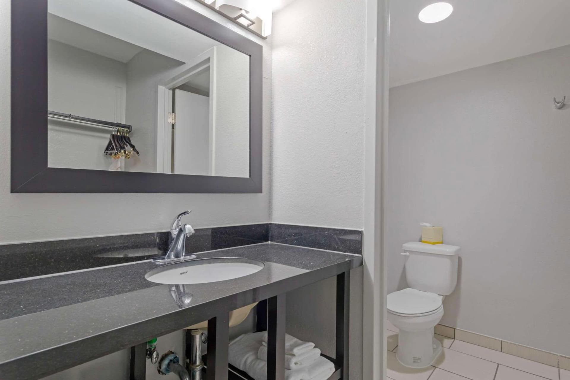 Clarion Hotel & Suites BWI Airport North gallery photo in Baltimore, MD — image 56