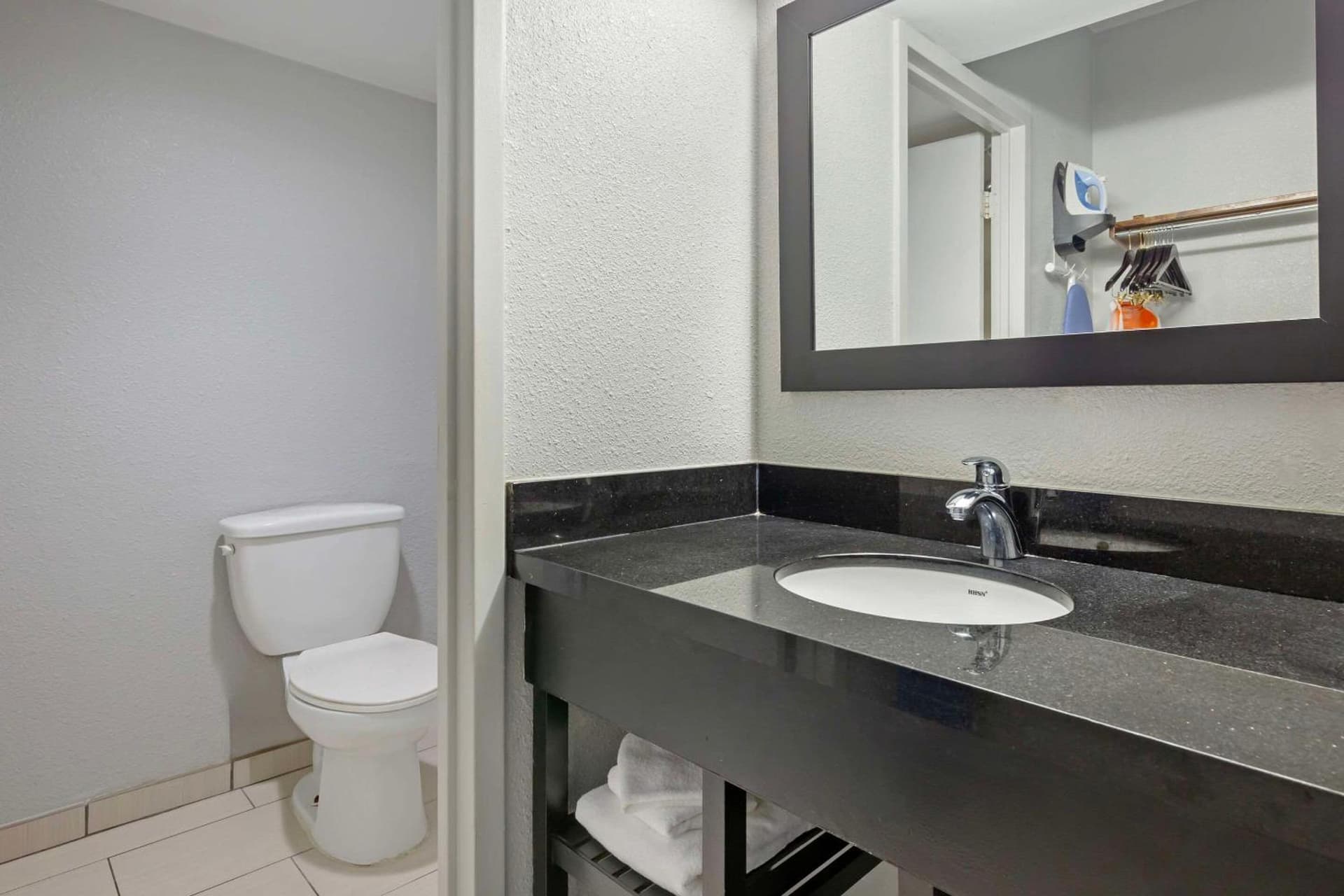 Clarion Hotel & Suites BWI Airport North gallery photo in Baltimore, MD — image 74