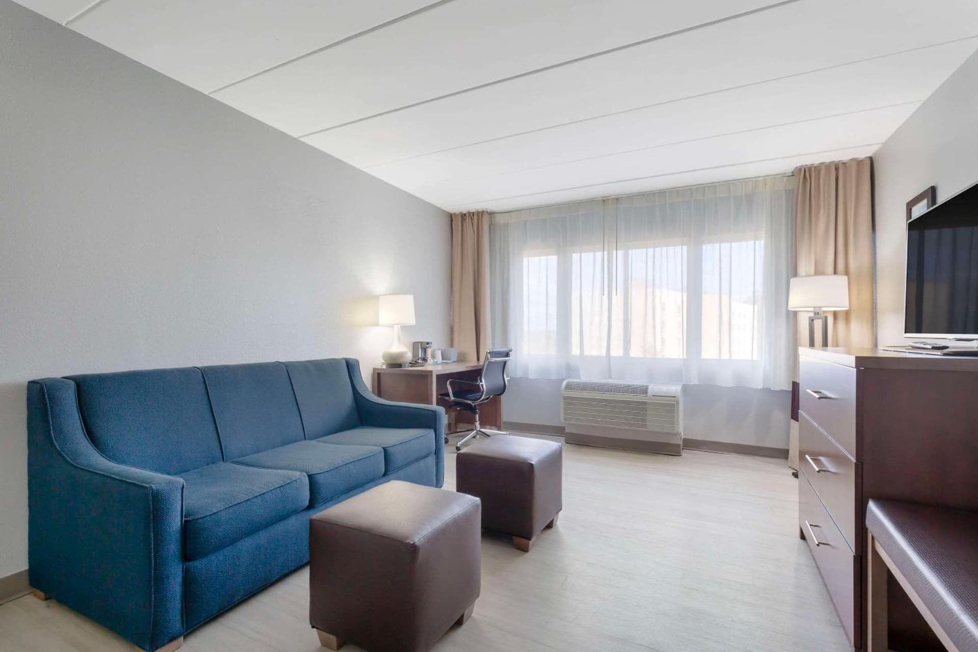 Clarion Hotel & Suites BWI Airport North gallery photo in Baltimore, MD — image 72