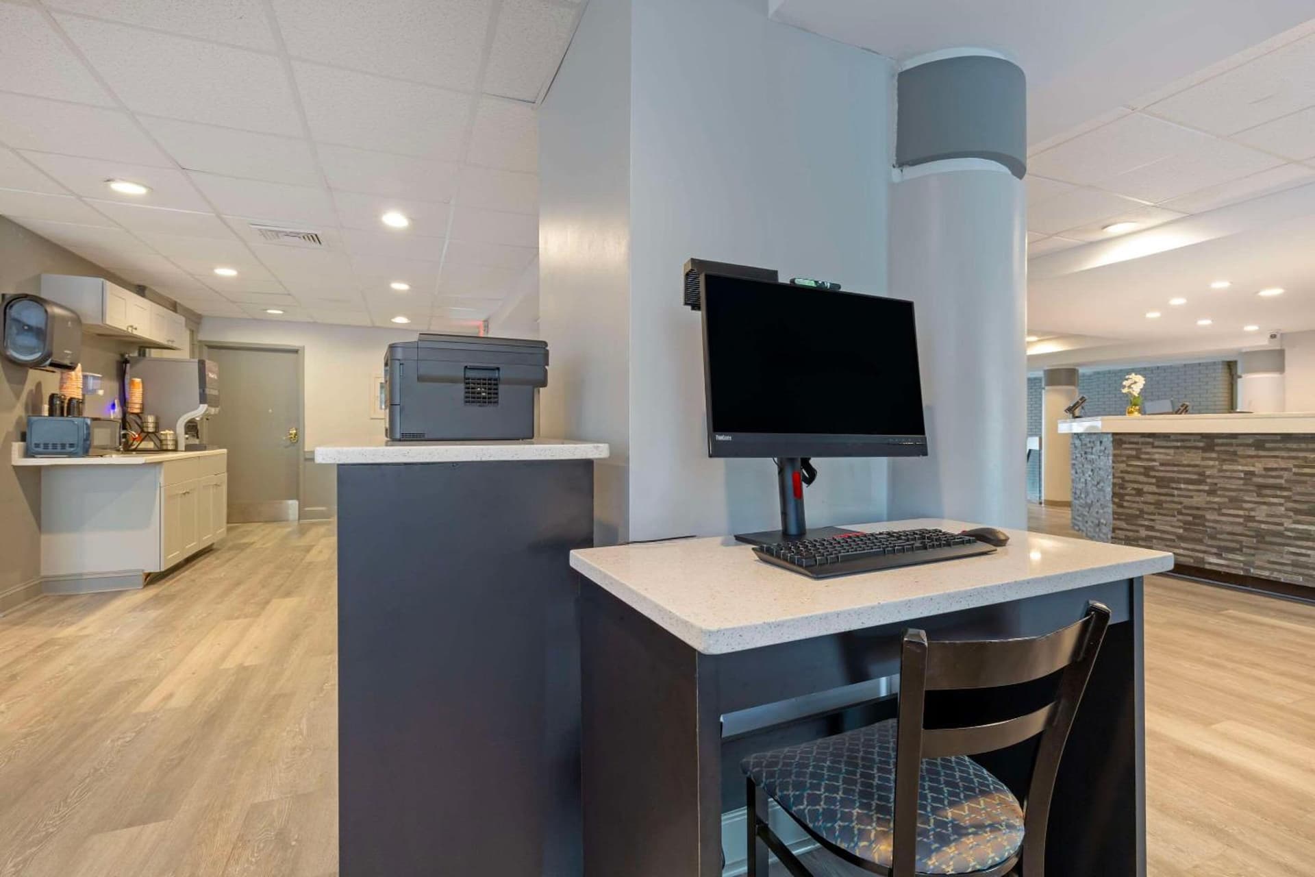 Clarion Hotel & Suites BWI Airport North property views in Baltimore, MD — gallery photo 3