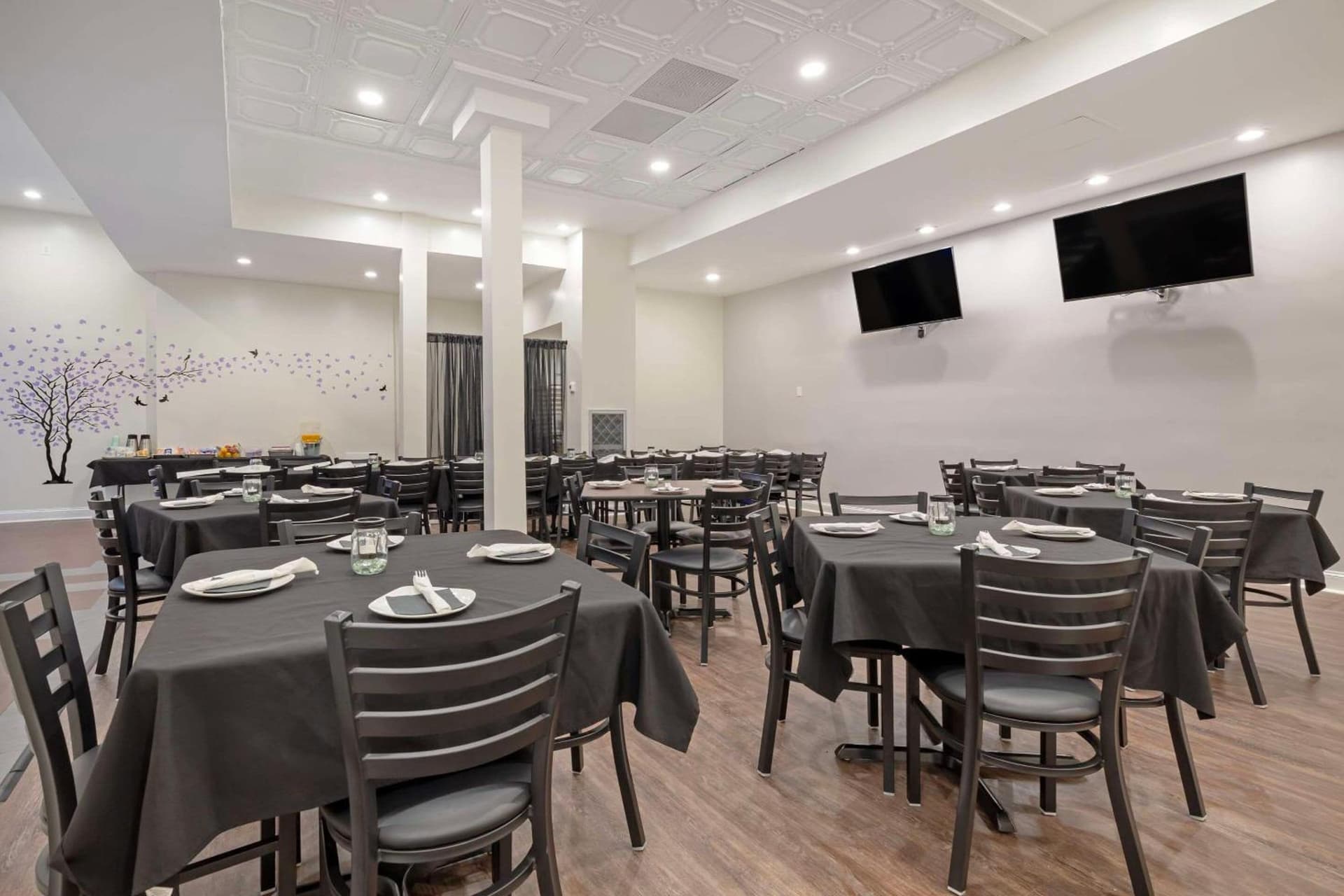 Clarion Hotel & Suites BWI Airport North gallery photo in Baltimore, MD — image 15