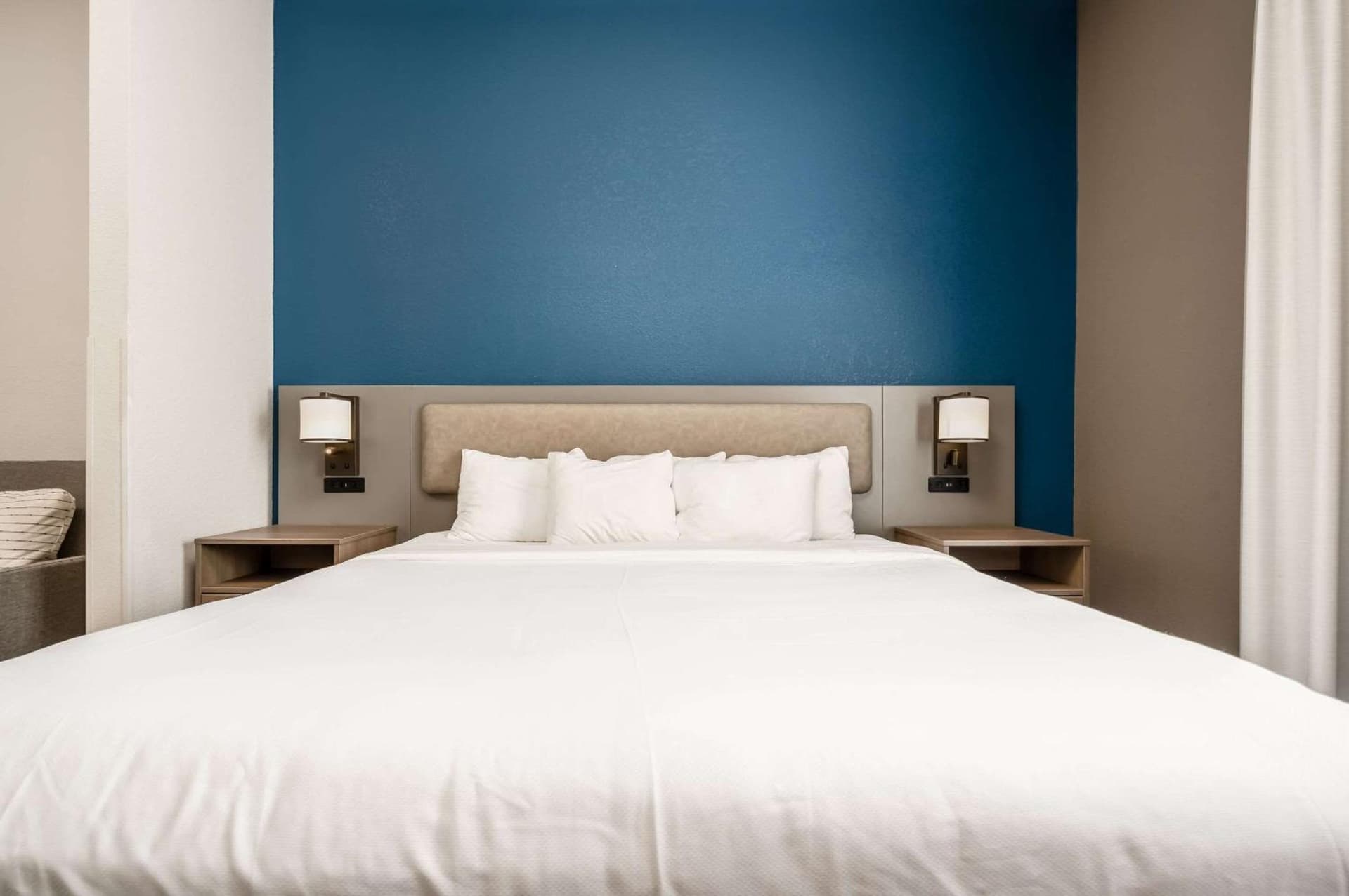Comfort Suites Columbia Northeast - Fort Jackson gallery photo in Columbia, SC — image 9