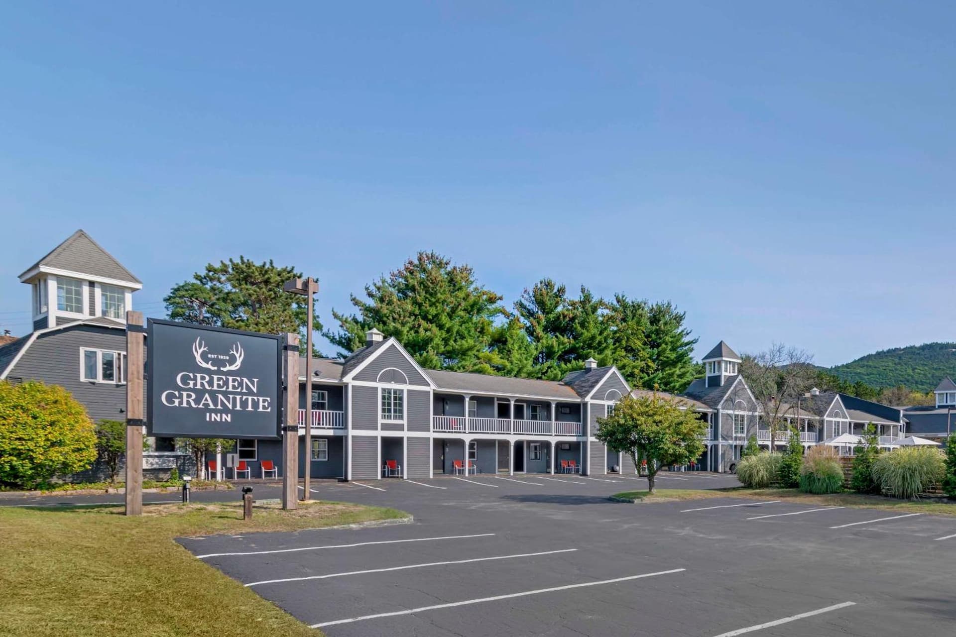 The Green Granite North Conway, an Ascend Collection Hotel featured exterior or lobby in North Conway, NH — similar hotel