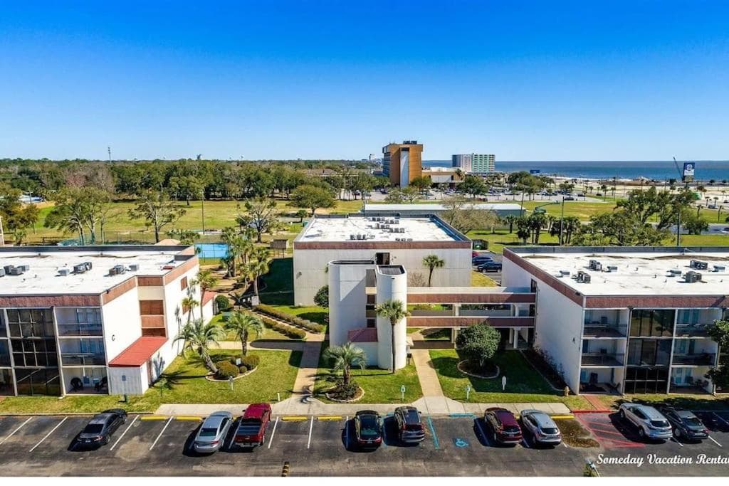 Biloxi Beach-Good Vibes Condo featured exterior or lobby in Biloxi, MS — similar hotel
