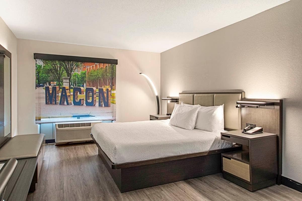 Wingate by Wyndham Macon I-75 interior in Macon, GA — gallery photo 2