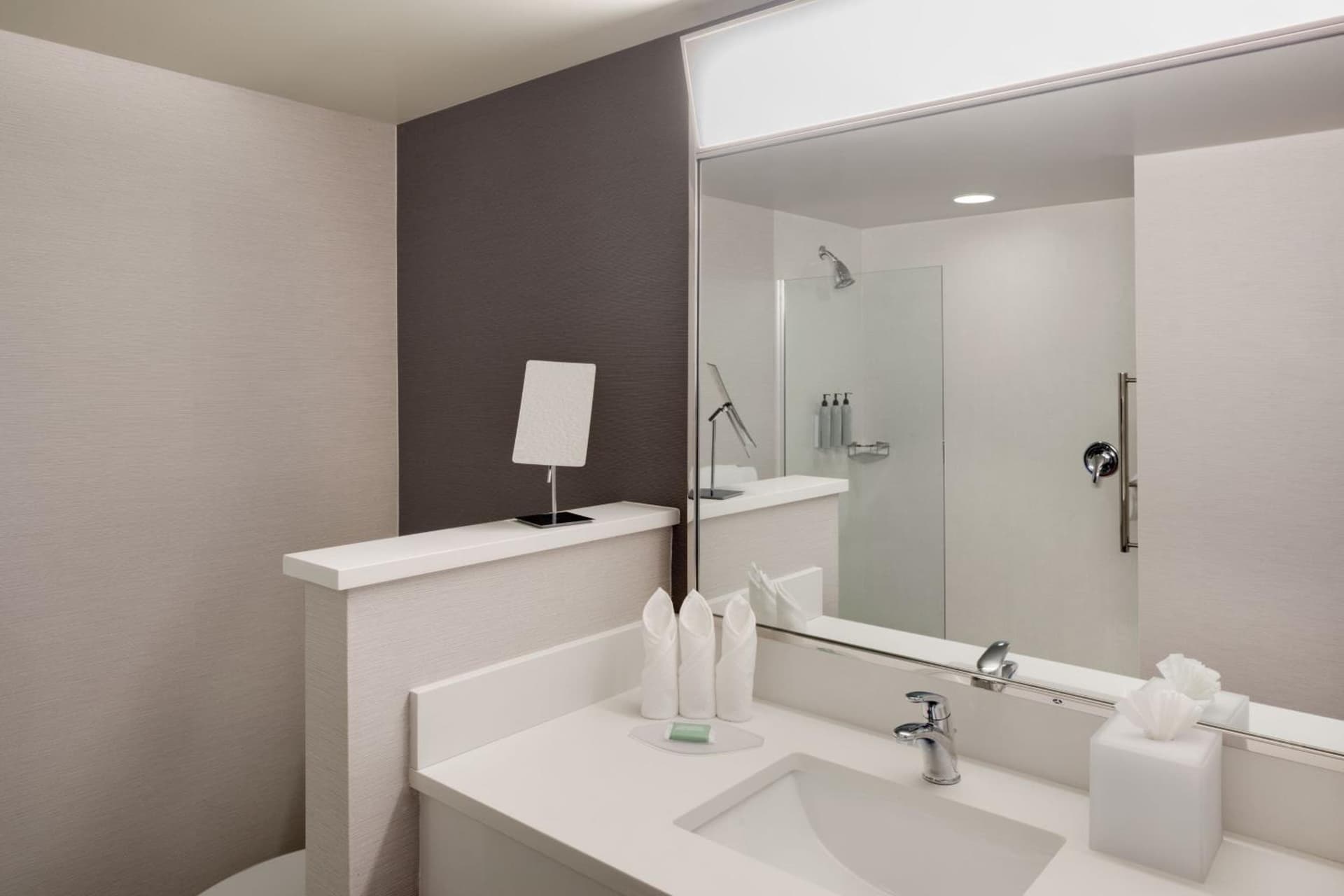 Courtyard by Marriott Stamford Downtown gallery photo in Stamford, CT — image 34