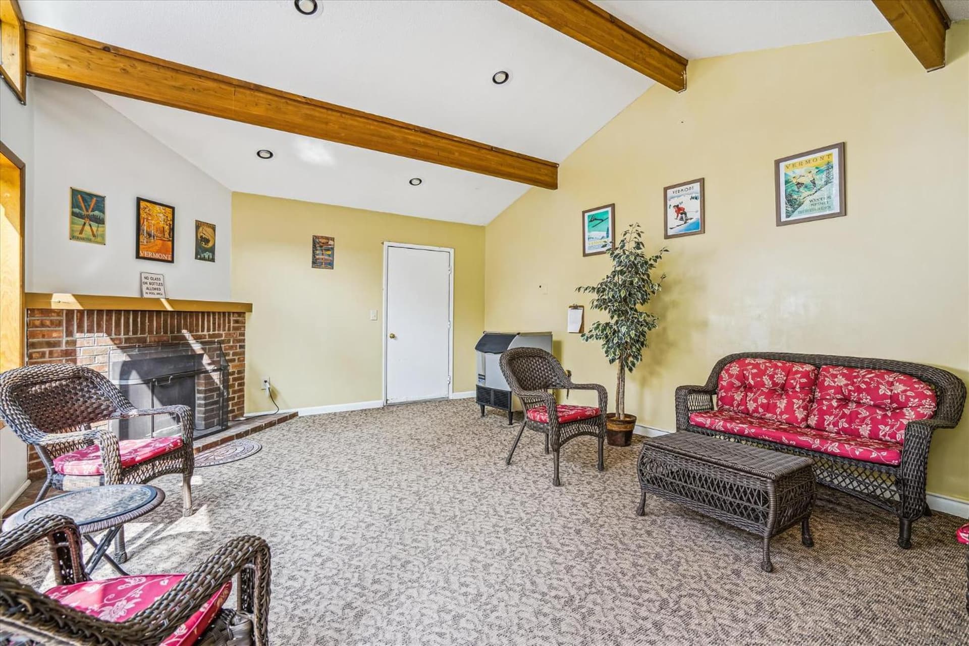 Cedarbrook Deluxe Two Bedroom Suite, With heated pool 10102 property views in Killington — gallery photo 3