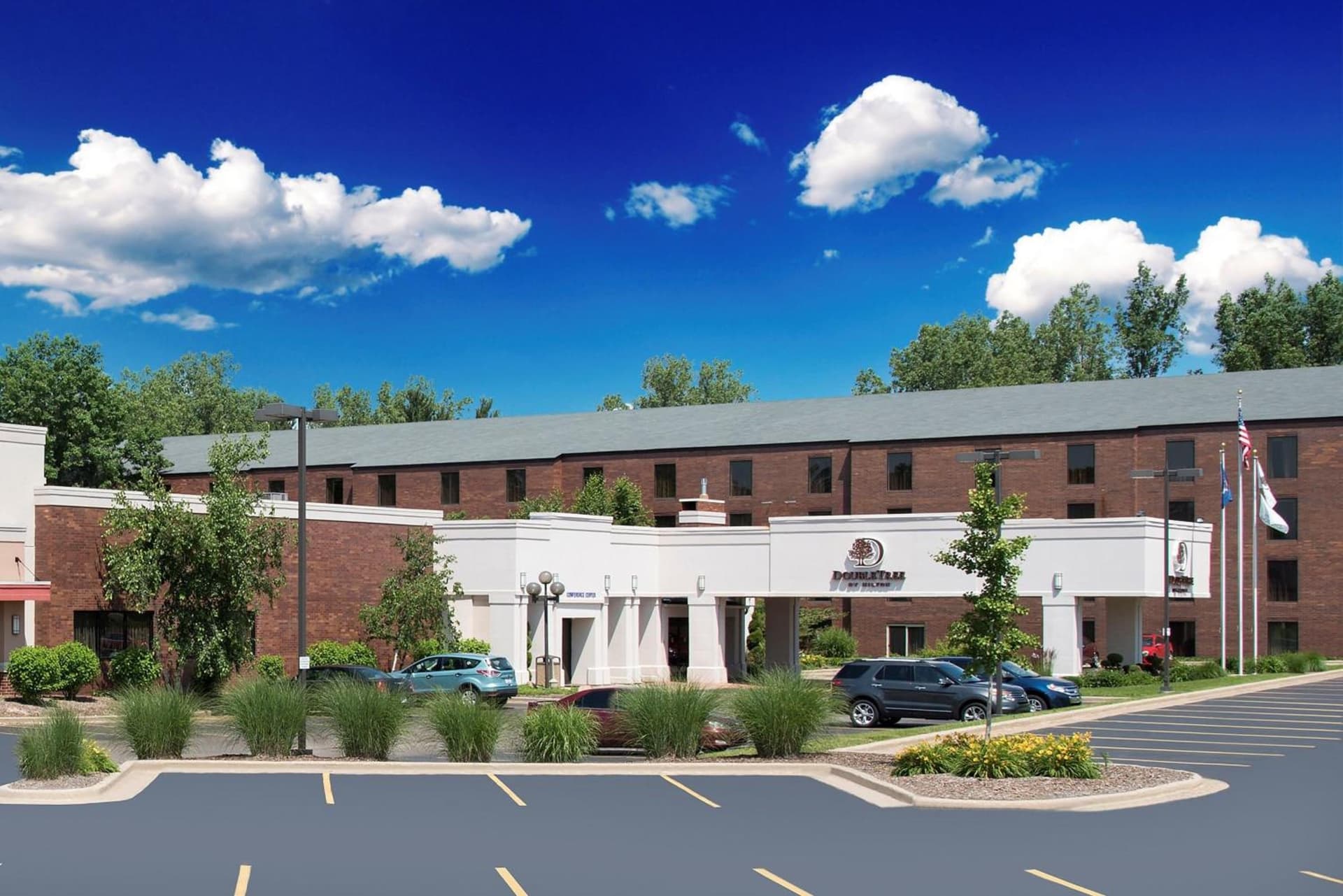 DoubleTree by Hilton Hotel Grand Rapids Airport property views in Grand Rapids, MI — gallery photo 3