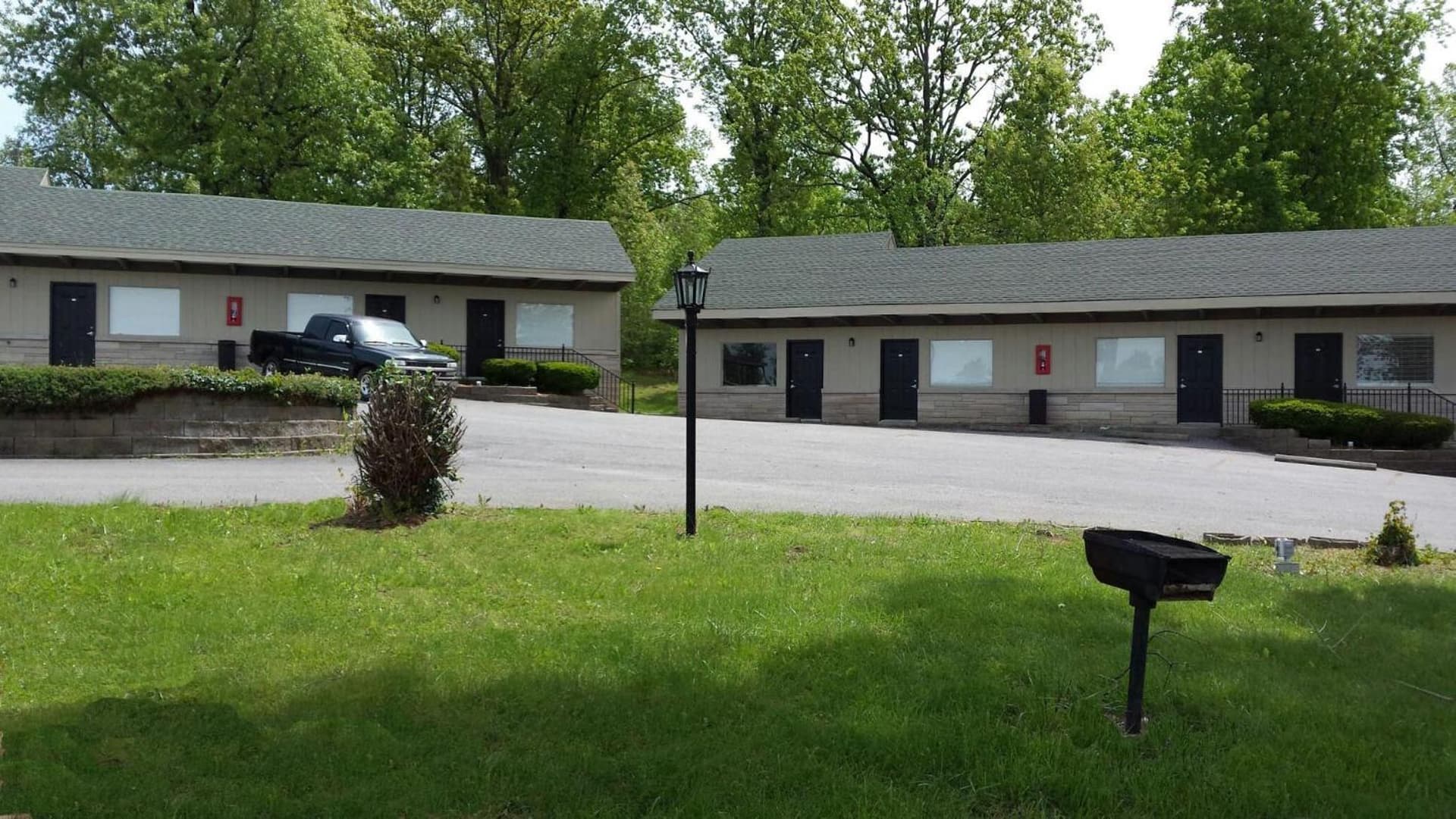 Kentucky Lake Inn property views in Gilbertsville, KY — gallery photo 3