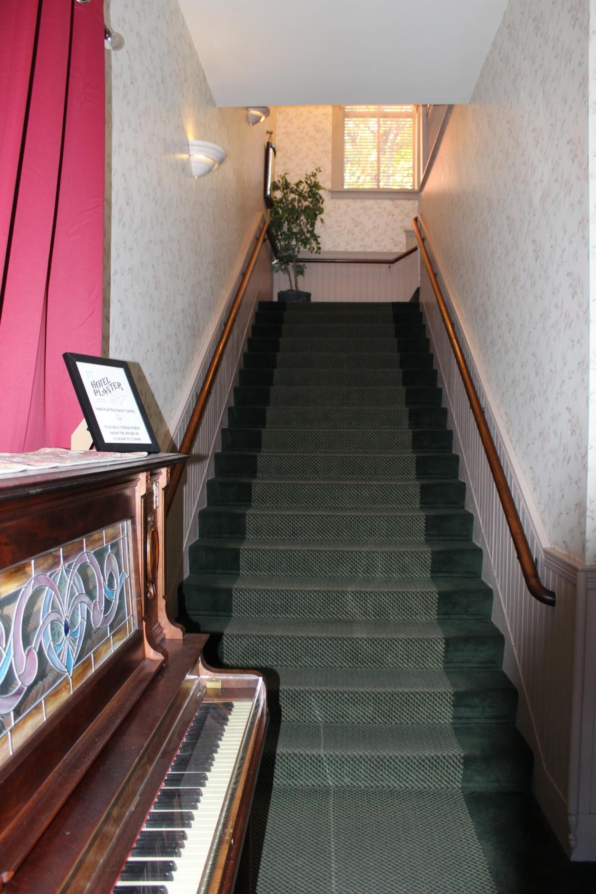 Hotel Planter gallery photo in La Conner, WA — image 85