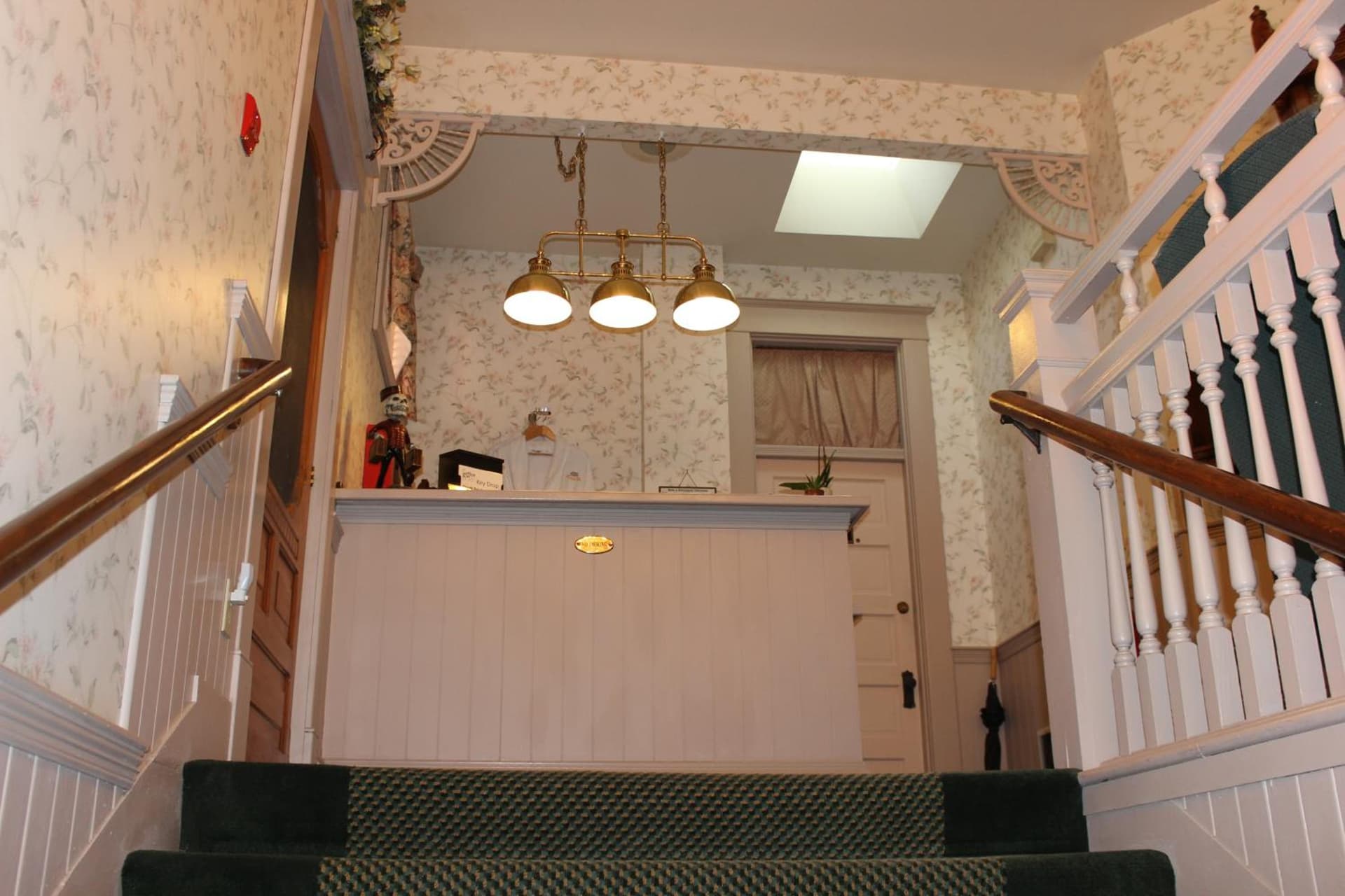 Hotel Planter gallery photo in La Conner, WA — image 105