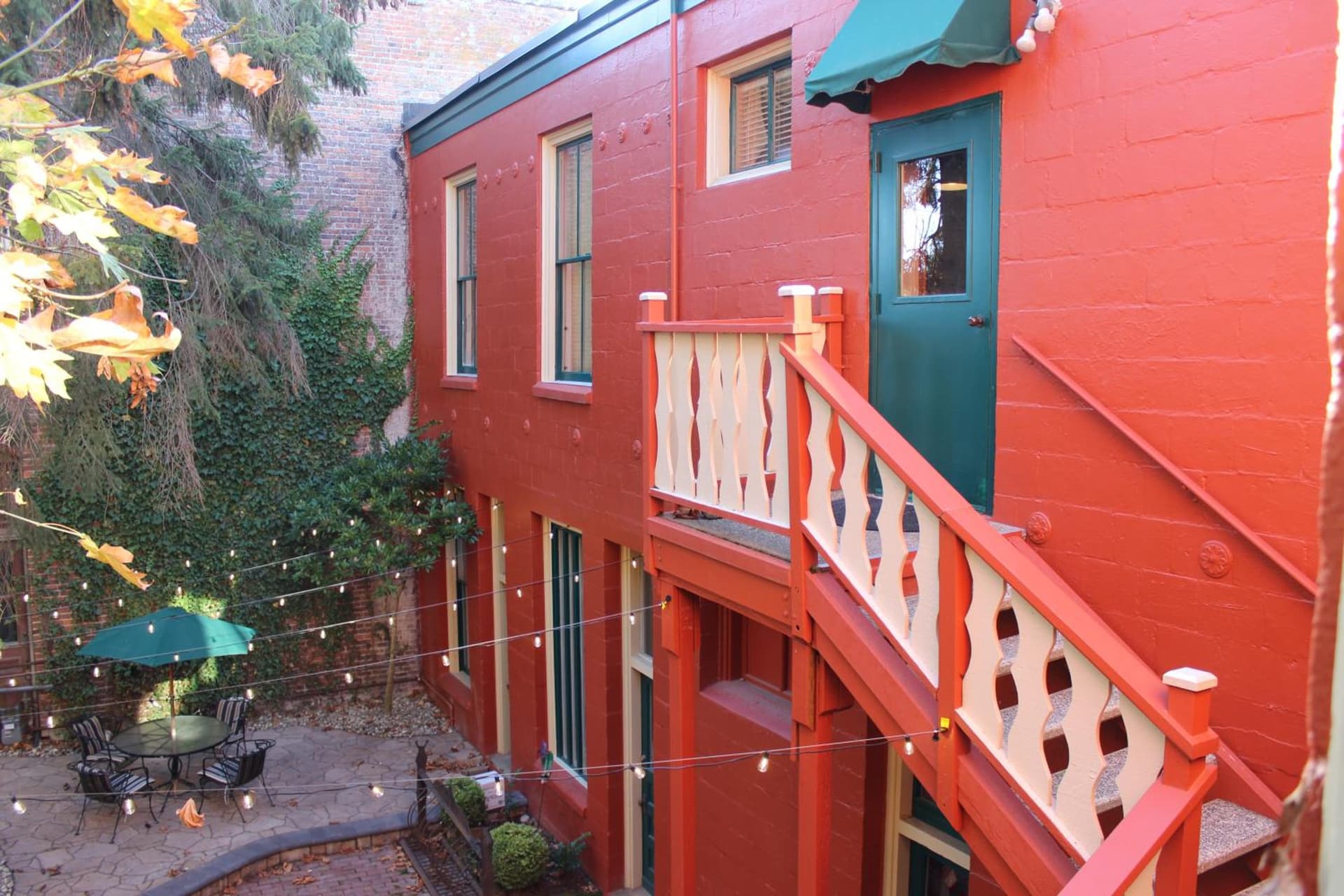 Hotel Planter gallery photo in La Conner, WA — image 134