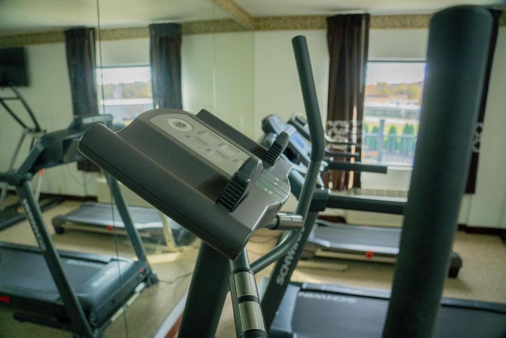 The Royal Inn & Suites gallery photo in Akron, OH — image 13