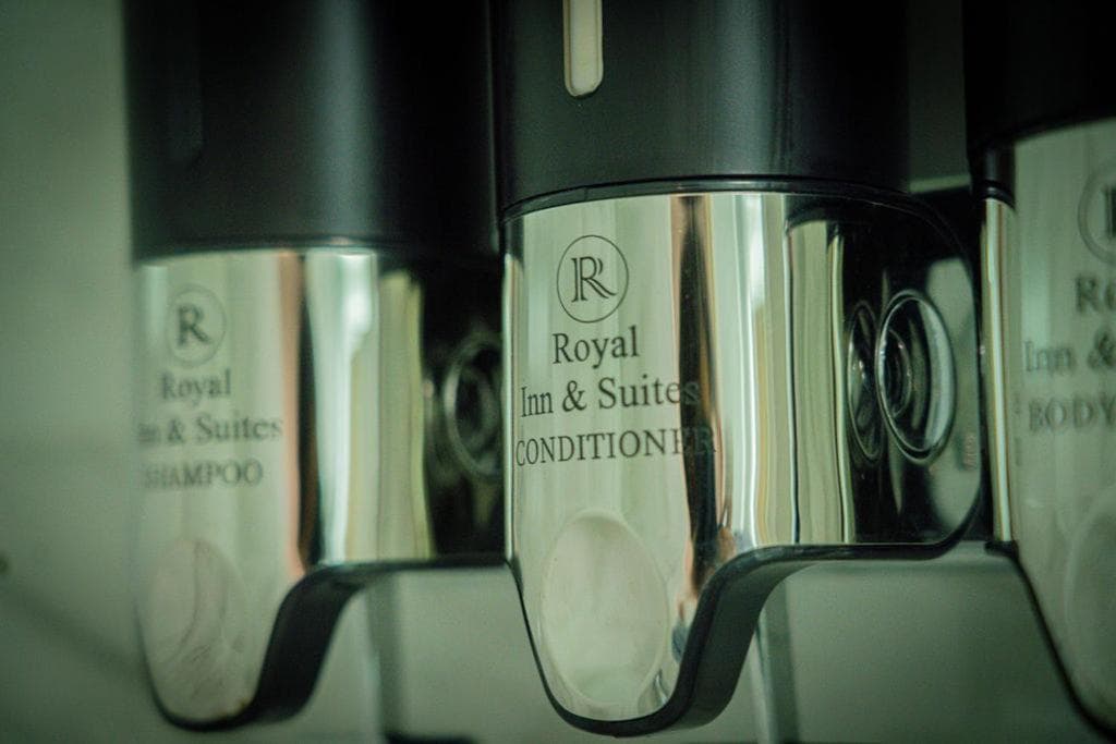 The Royal Inn & Suites interior in Akron, OH — gallery photo 2