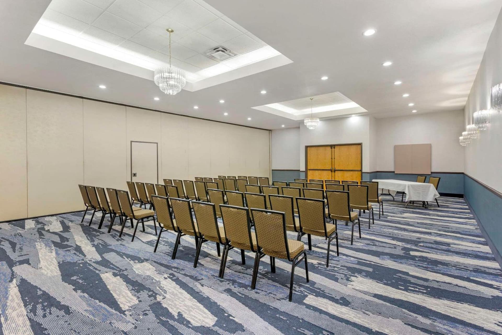 Comfort Suites Ogden Conference Center property views in Ogden, UT — gallery photo 3