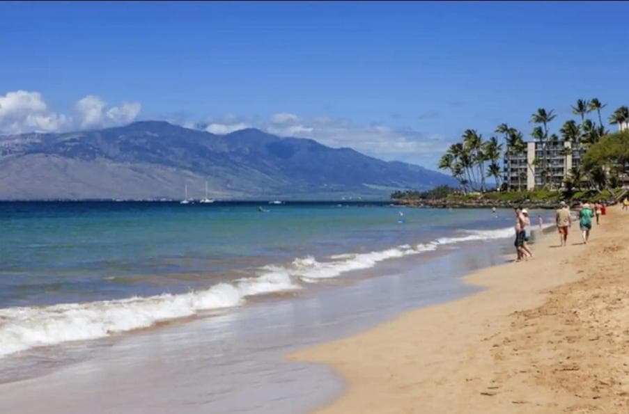 Walk to 3 Beaches | Top-Floor Maui Studio property views in Wailea, HI — gallery photo 3