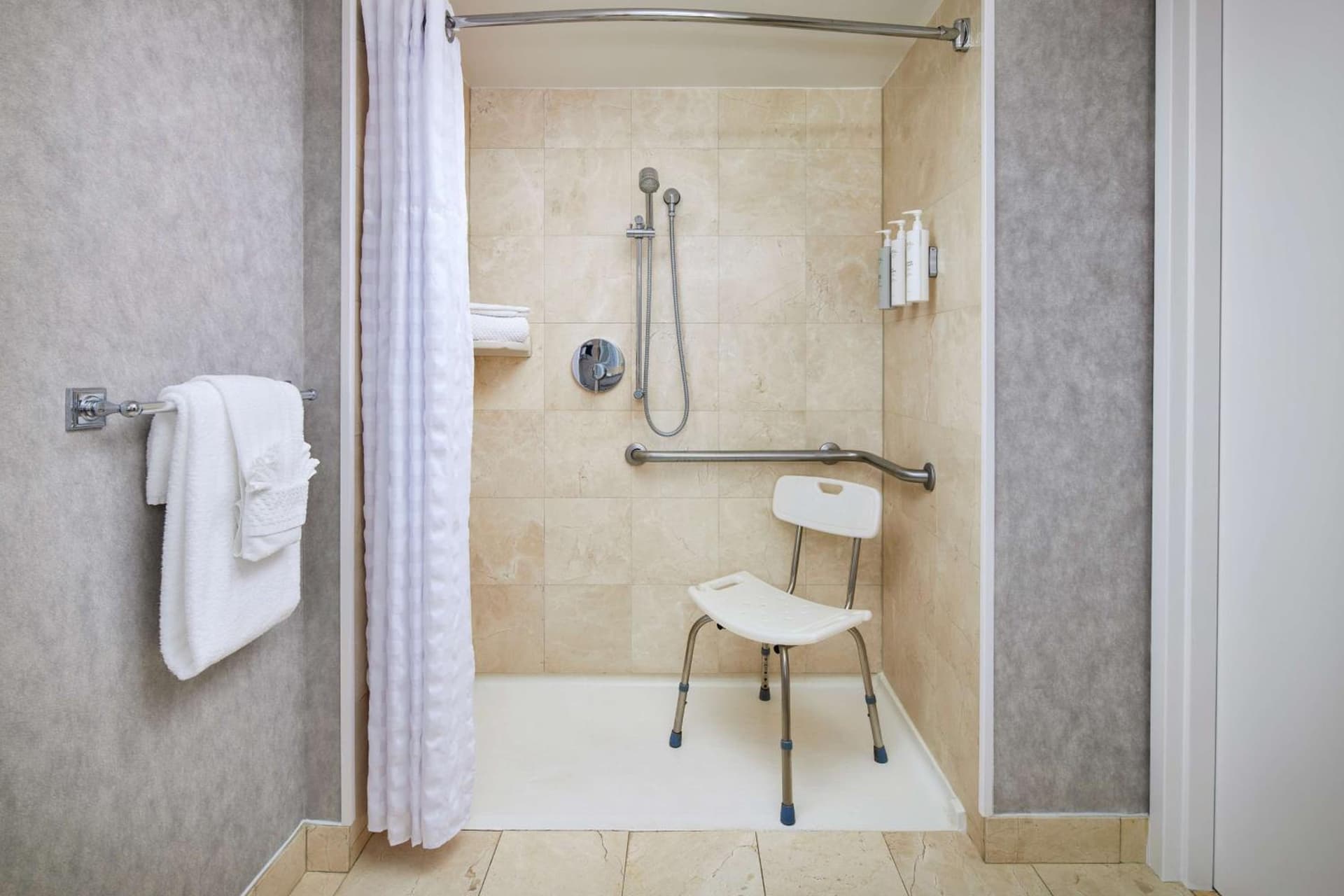 Embassy Suites by Hilton West Palm Beach Central gallery photo in West Palm Beach, FL — image 16