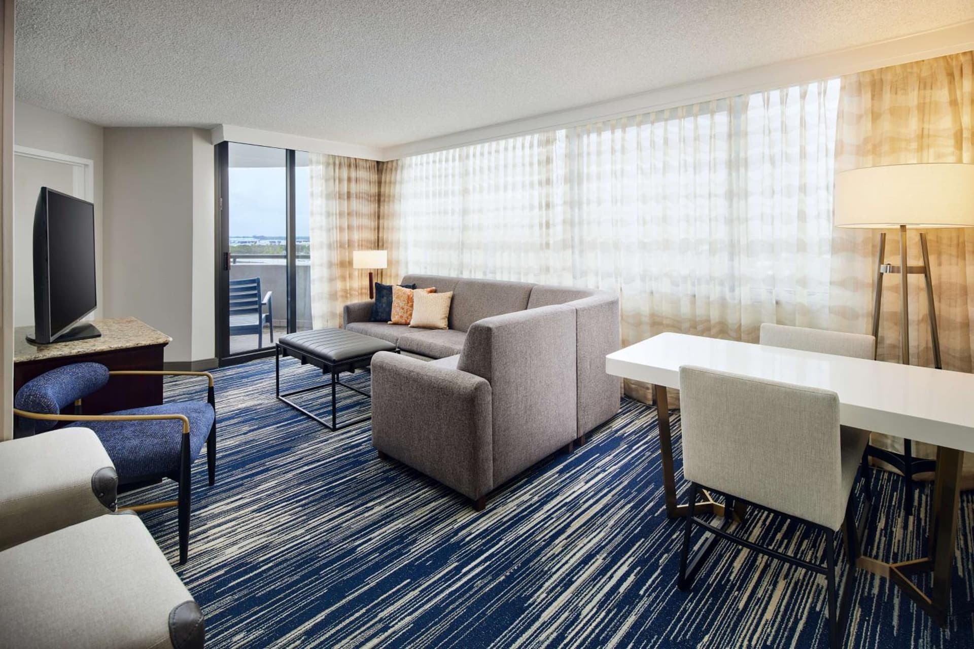 Embassy Suites by Hilton West Palm Beach Central gallery photo in West Palm Beach, FL — image 5
