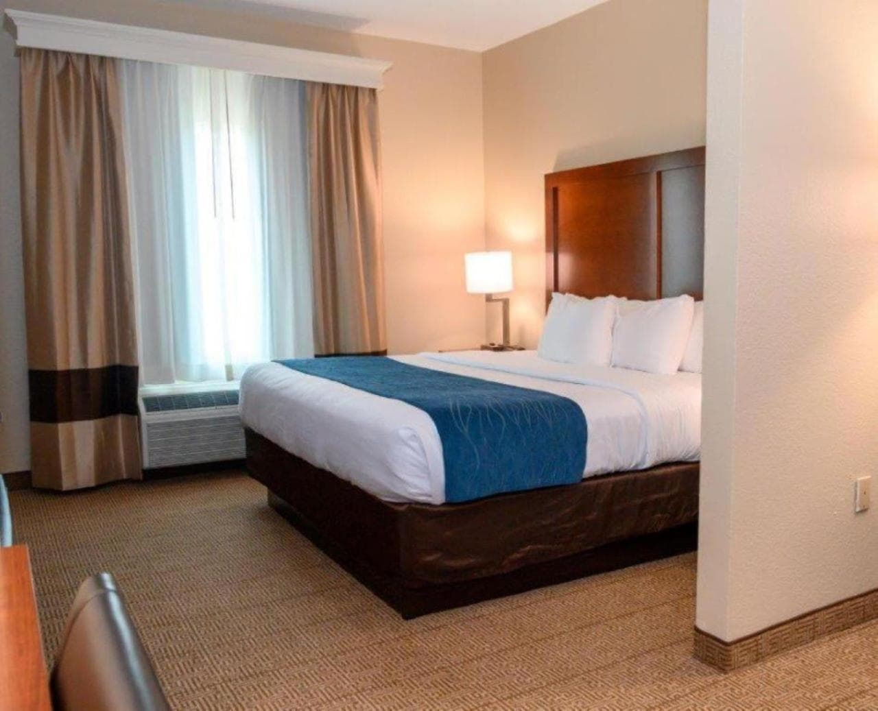 Comfort Inn & Suites Patriots Point gallery photo in Charleston, SC — image 11