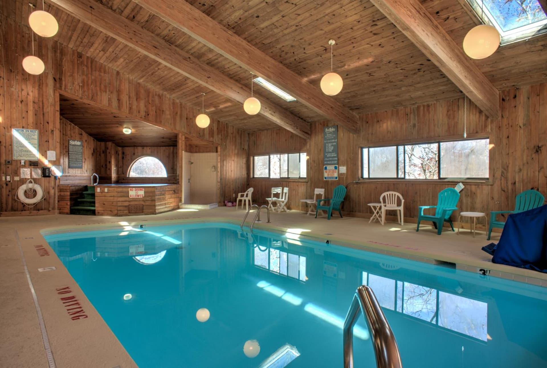 Cedar Village Condominiums interior in Beech Mountain, NC — gallery photo 2