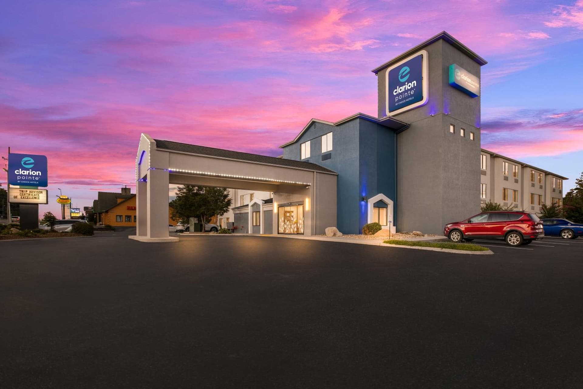 Clarion Pointe Sevierville-Pigeon Forge featured exterior or lobby in Sevierville, TN — similar hotel