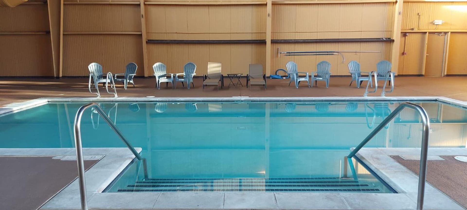 Hotel Mar Vista interior in Ocean Shores, WA — gallery photo 2
