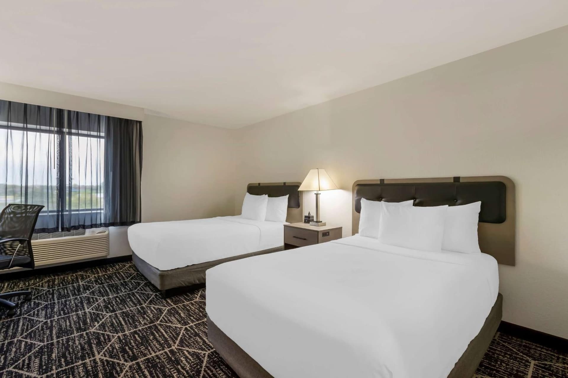La Quinta by Wyndham Des Moines West Clive gallery photo in Clive, IA — image 47